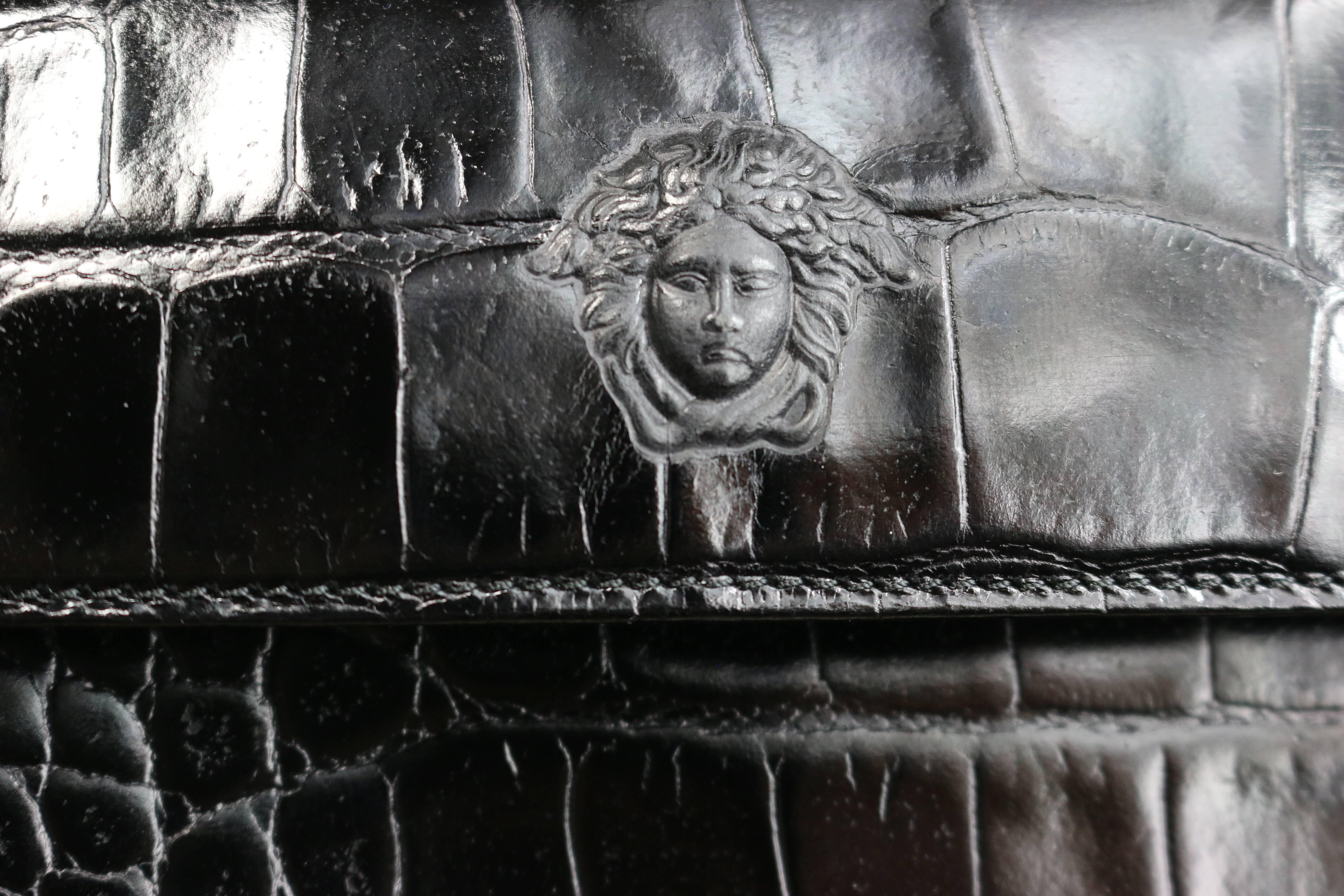Gianni Versace Black Croc Leather flap Shoulder Bag In Excellent Condition For Sale In Sheung Wan, HK