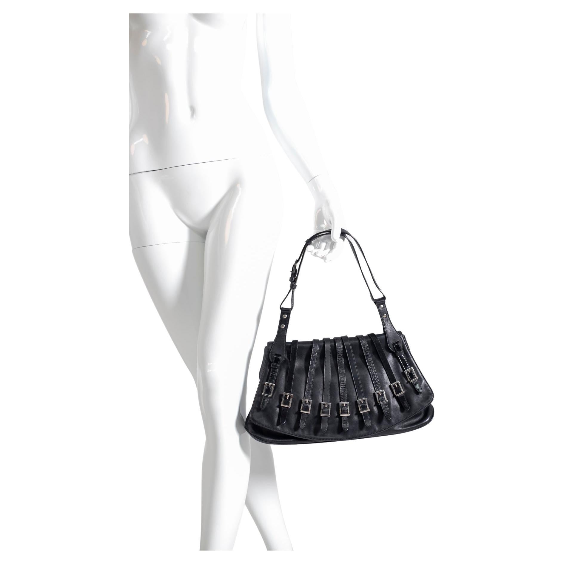 Gianni Versace Bolso de Piel Repujada Negro, Línea Bondage
