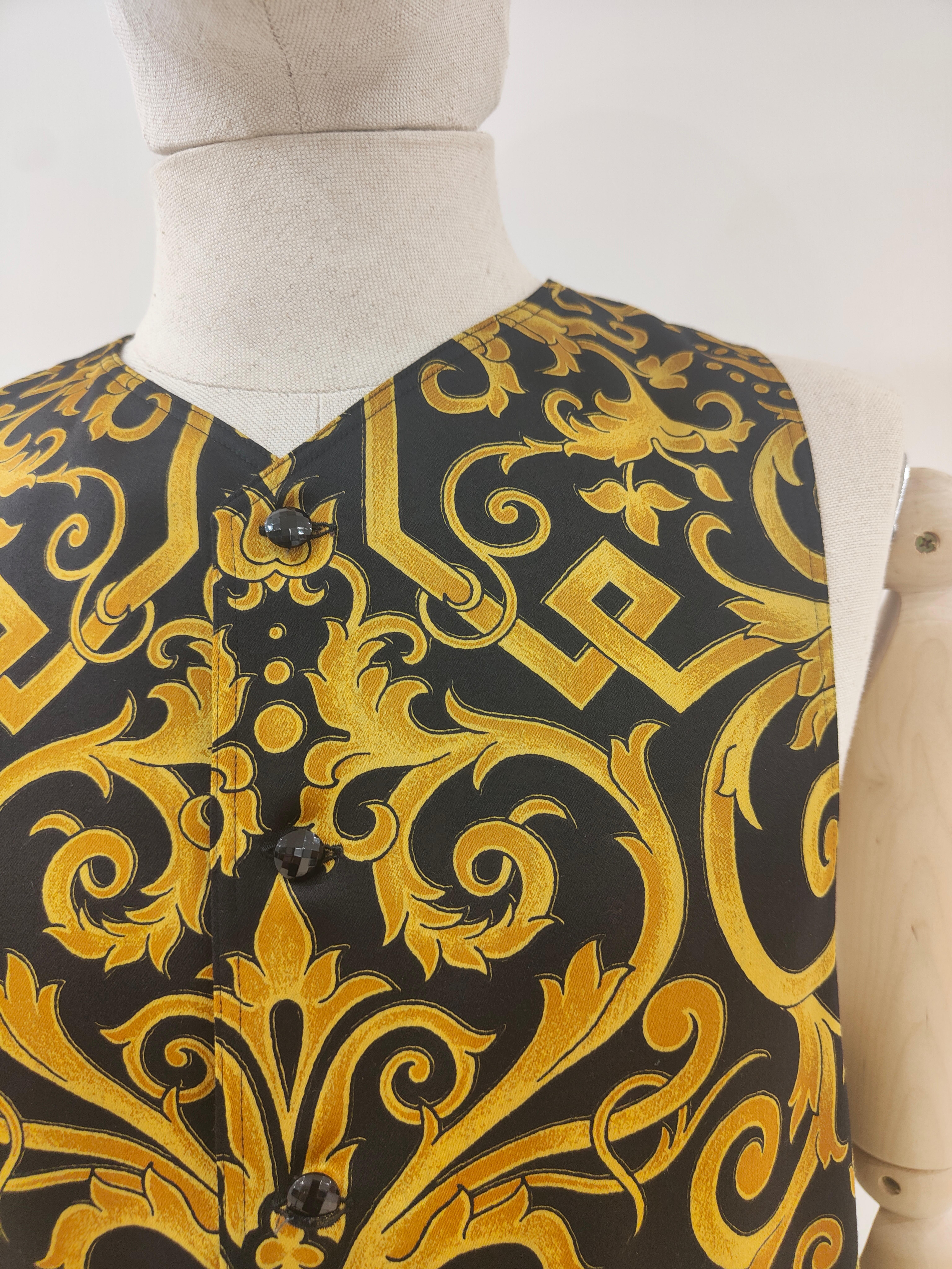 Gianni Versace Black Gold vest In Excellent Condition For Sale In Capri, IT