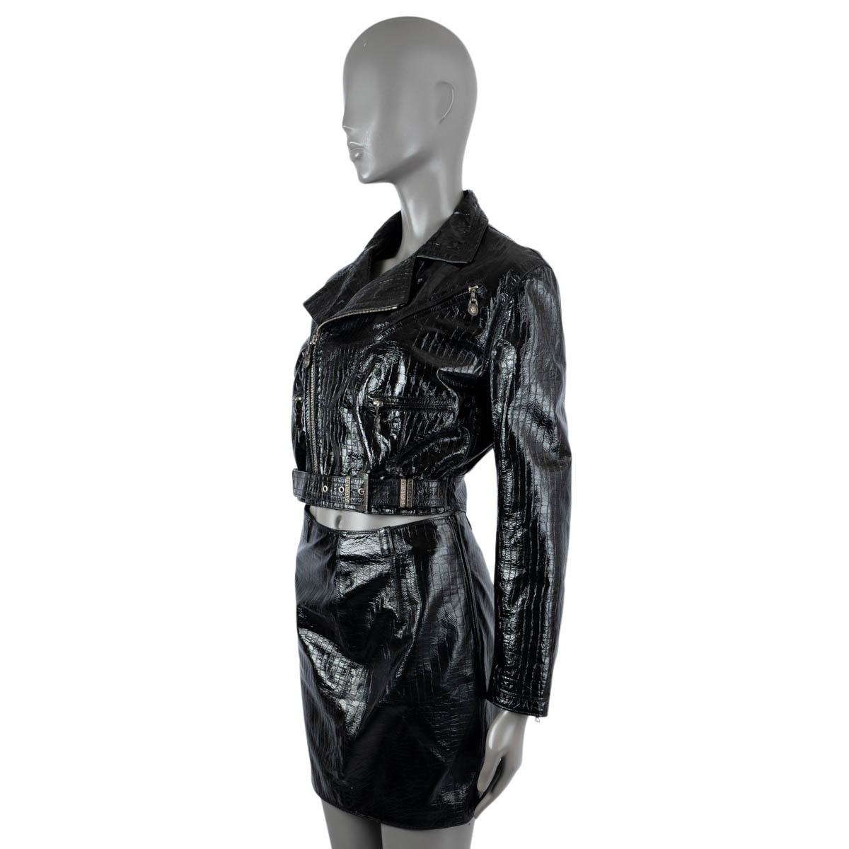 GIANNI VERSACE black leather 1994 CROC BIKER Skirt Suit 40 S In Excellent Condition In Zürich, CH