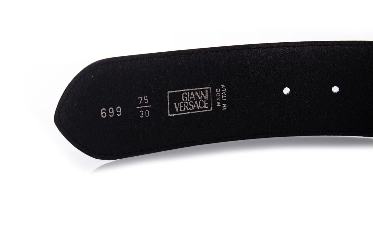 Women's Gianni Versace, black leather belt with medusa buckle For Sale