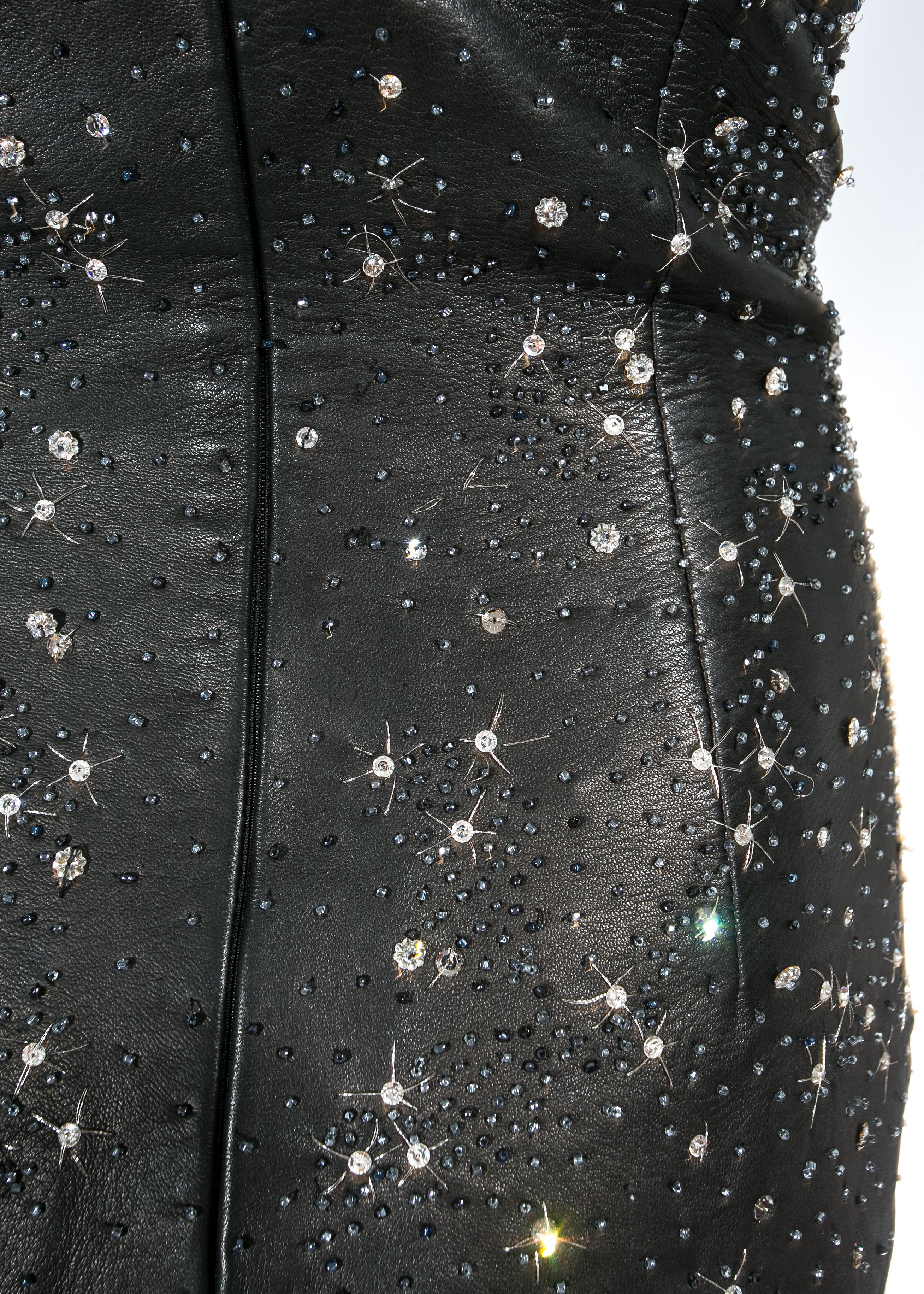 Gianni Versace schwarzer Leder-Bodysuit mit Verzierungen, S/S 1998 im Angebot 3