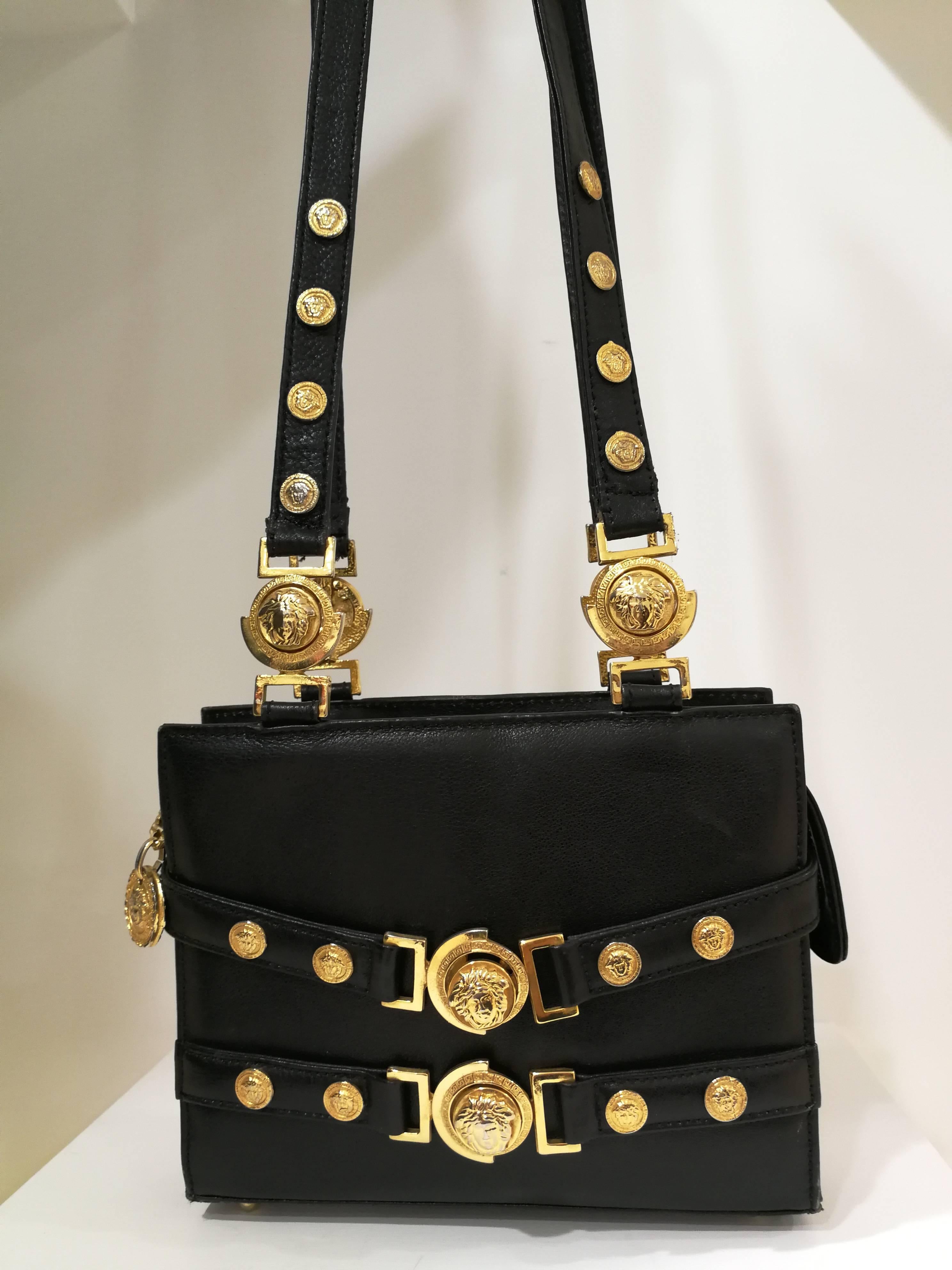Gianni Versace black leather gold studs Shoulder Bag In Excellent Condition In Capri, IT