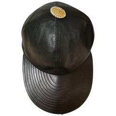 Gianni Versace: schwarzer Lederhut