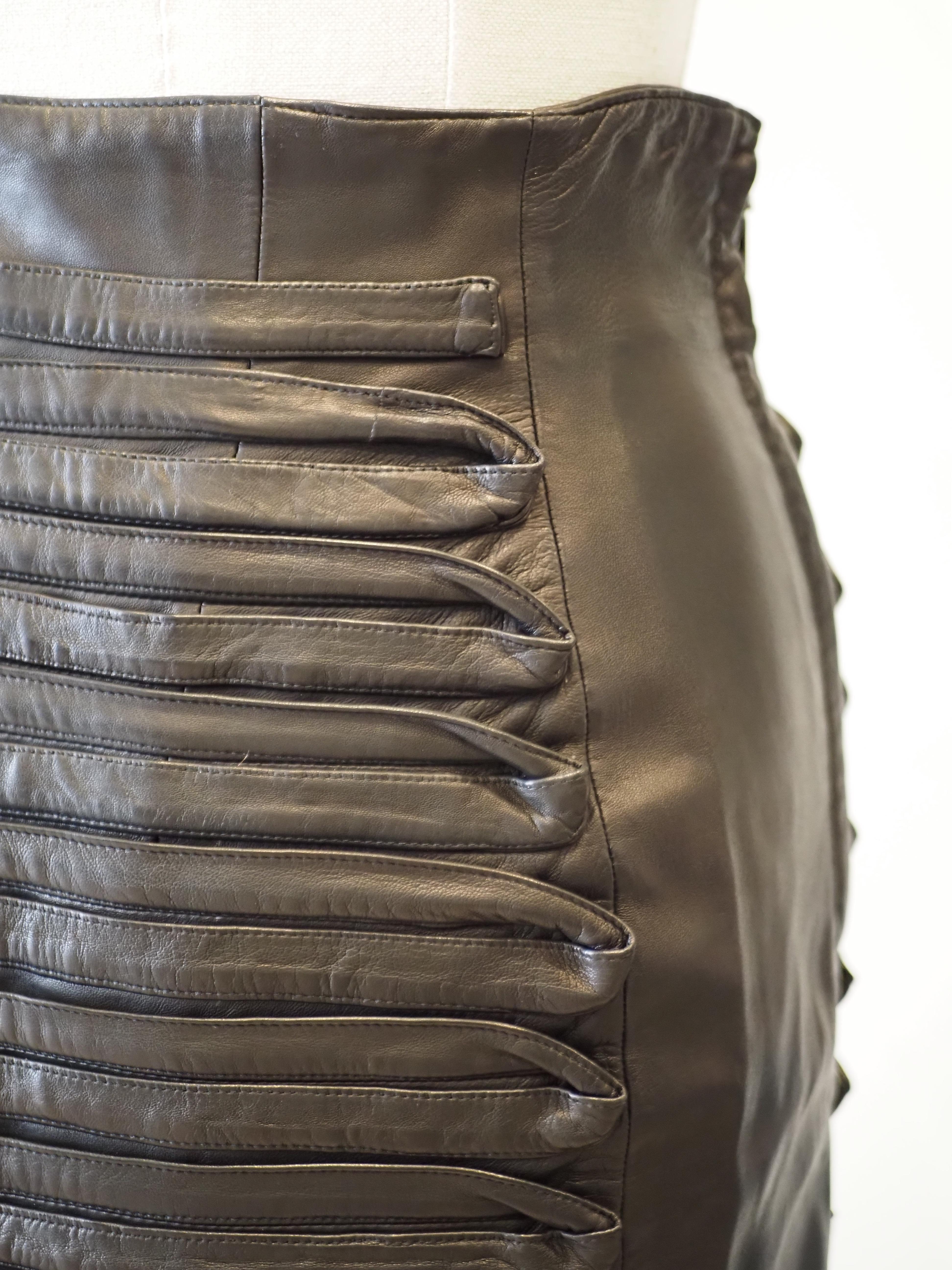 Gianni Versace black leather skirt For Sale 8