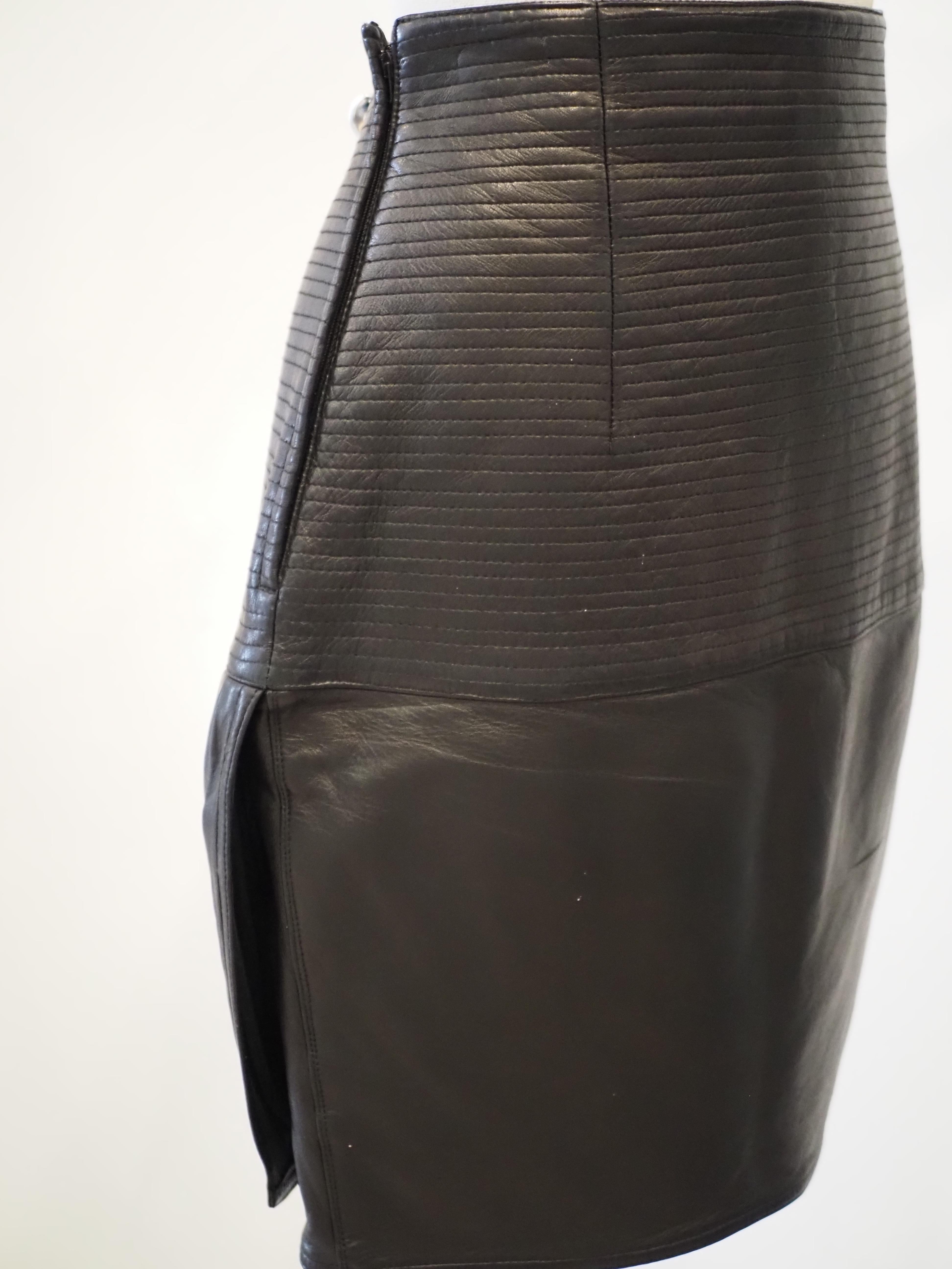 Gianni Versace Schwarzer Lederrock im Zustand „Hervorragend“ im Angebot in Capri, IT