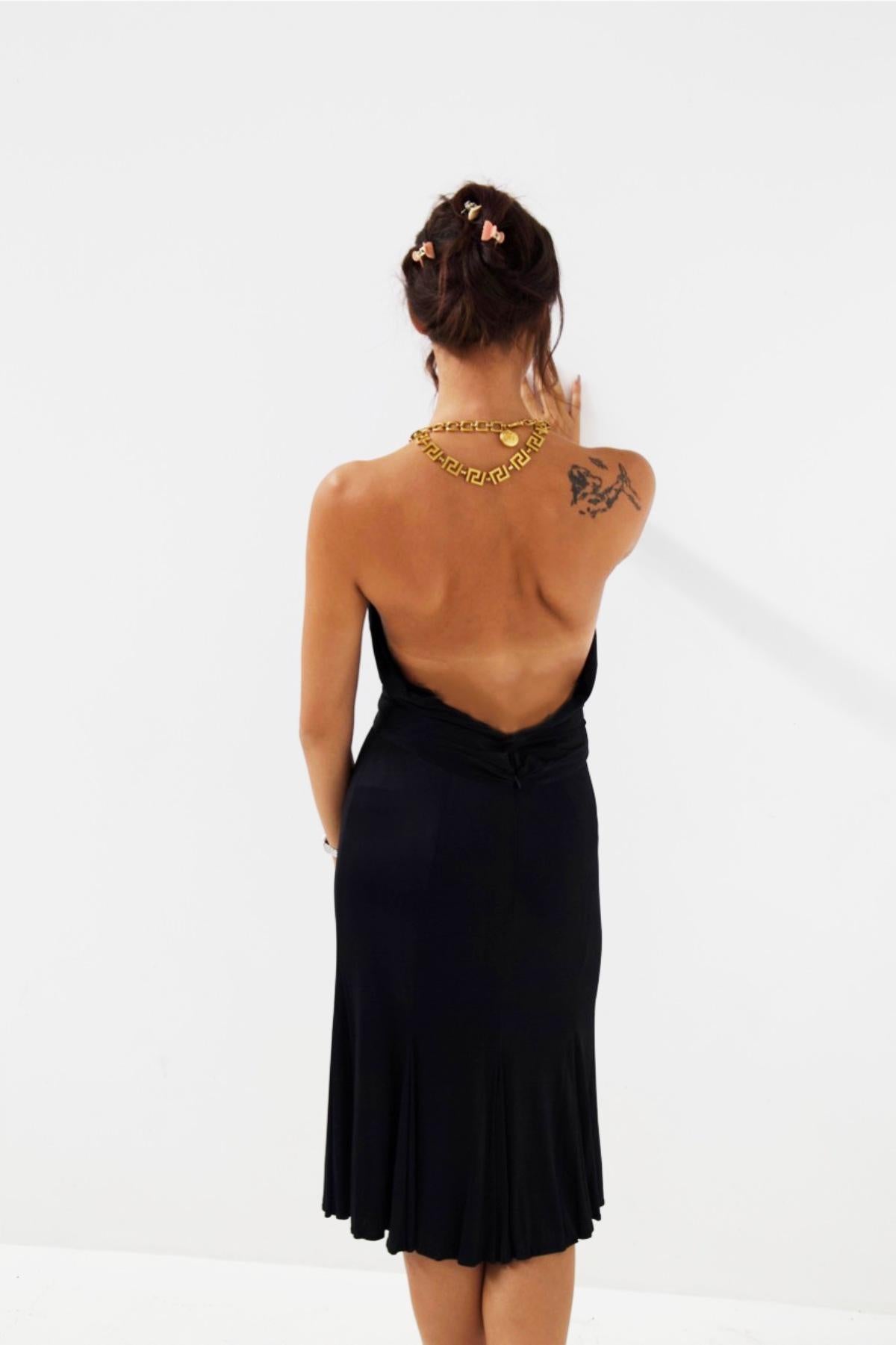Gianni Versace Vestido de noche Medusa negro en venta 4