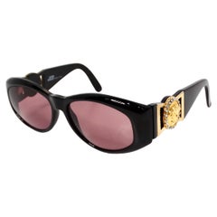Occhiali da sole Gianni Versace con medaglione Medusa colorato nero e rosa circa anni '90