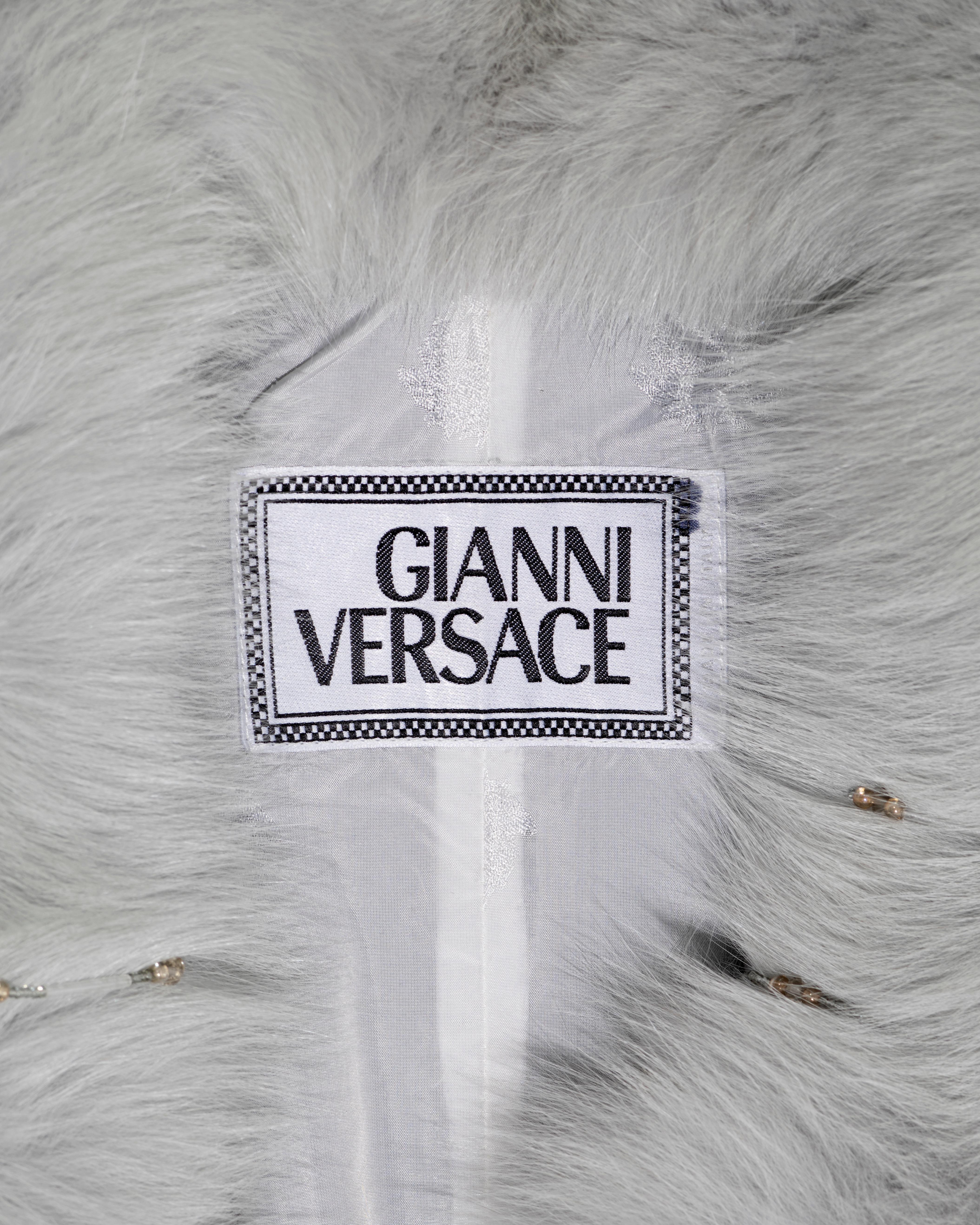 Gianni Versace Abito pantalone in pelle gessata nera e pelliccia di volpe, FW 1998 in vendita 9