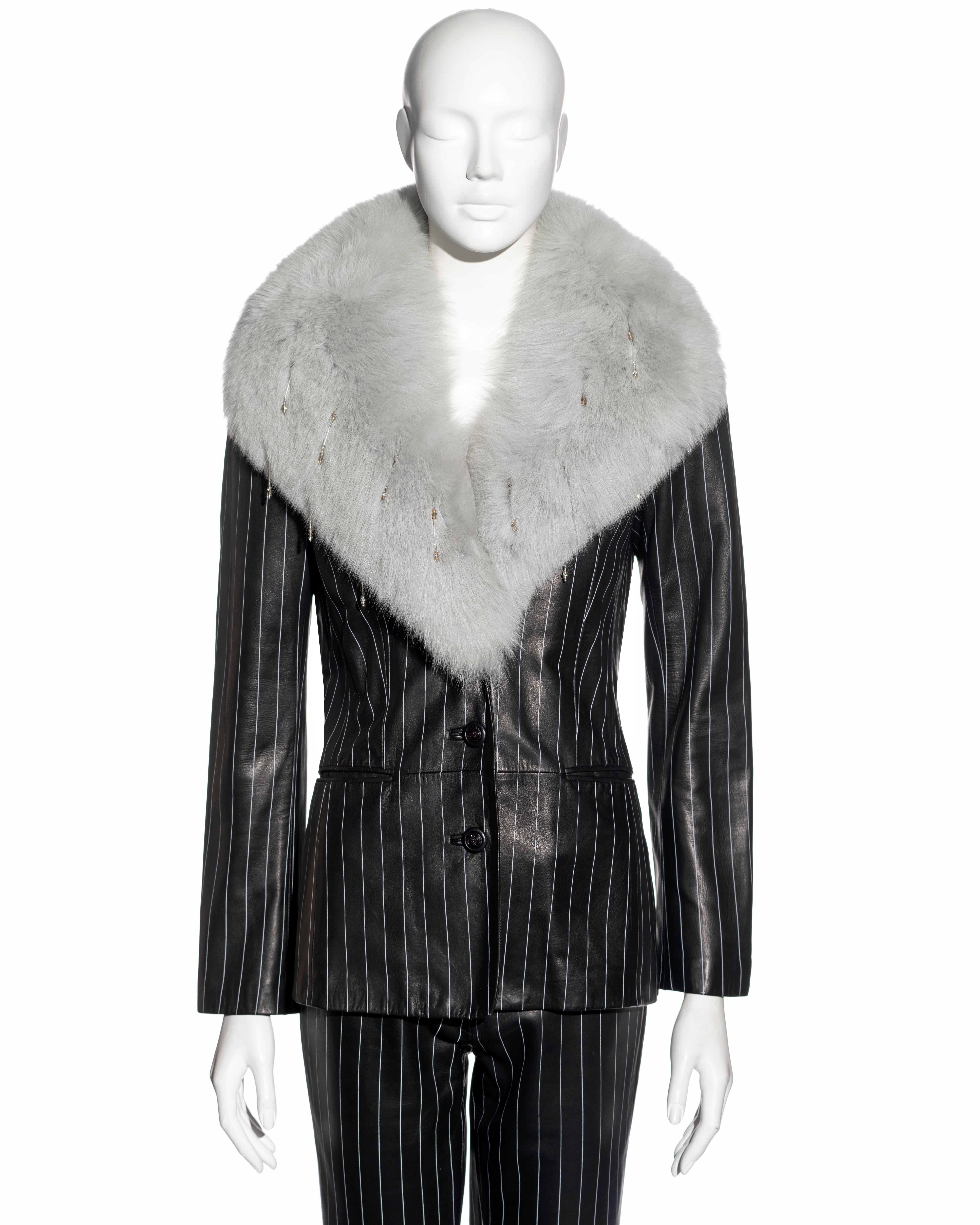 Nero Gianni Versace Abito pantalone in pelle gessata nera e pelliccia di volpe, FW 1998 in vendita