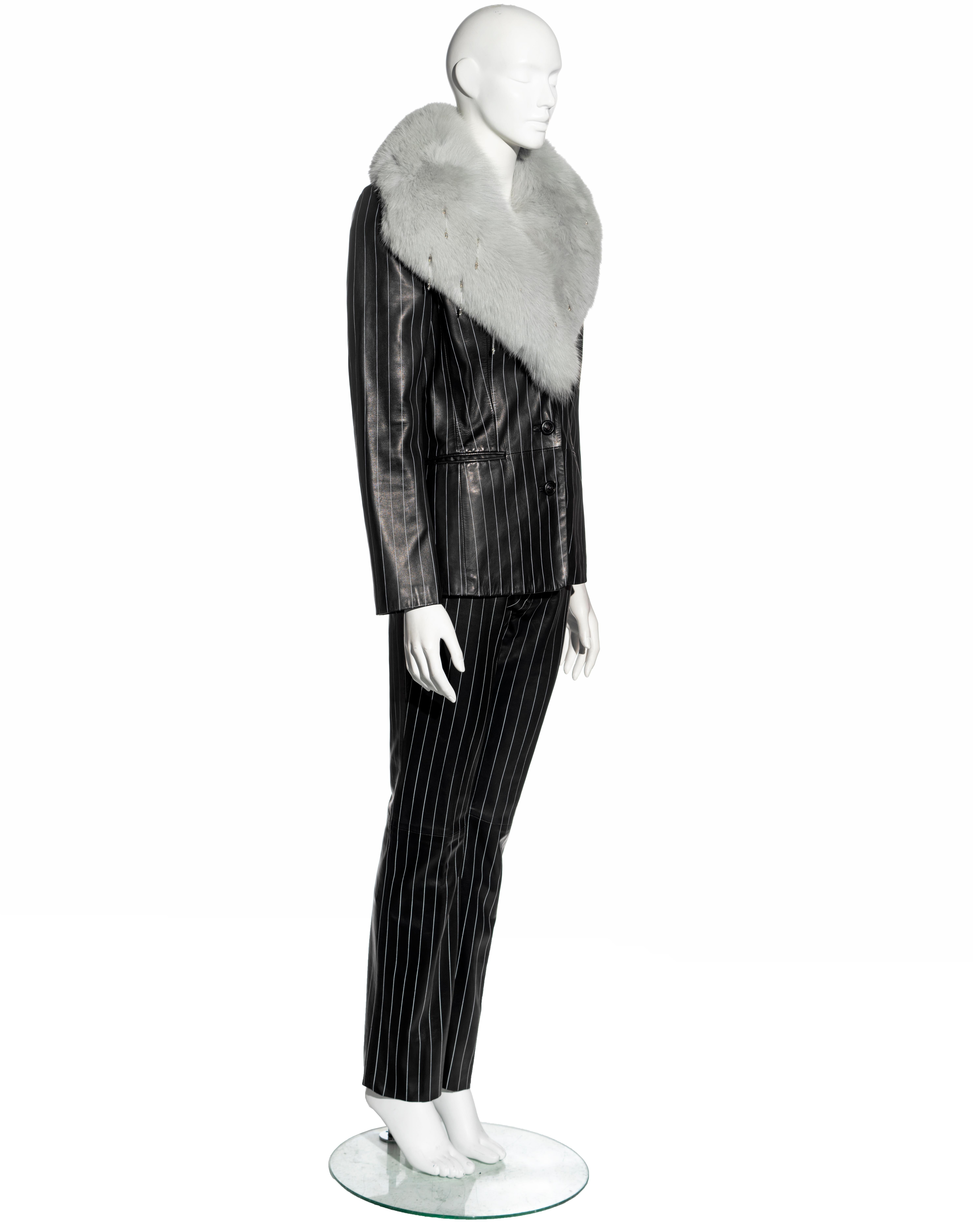 Donna Gianni Versace Abito pantalone in pelle gessata nera e pelliccia di volpe, FW 1998 in vendita