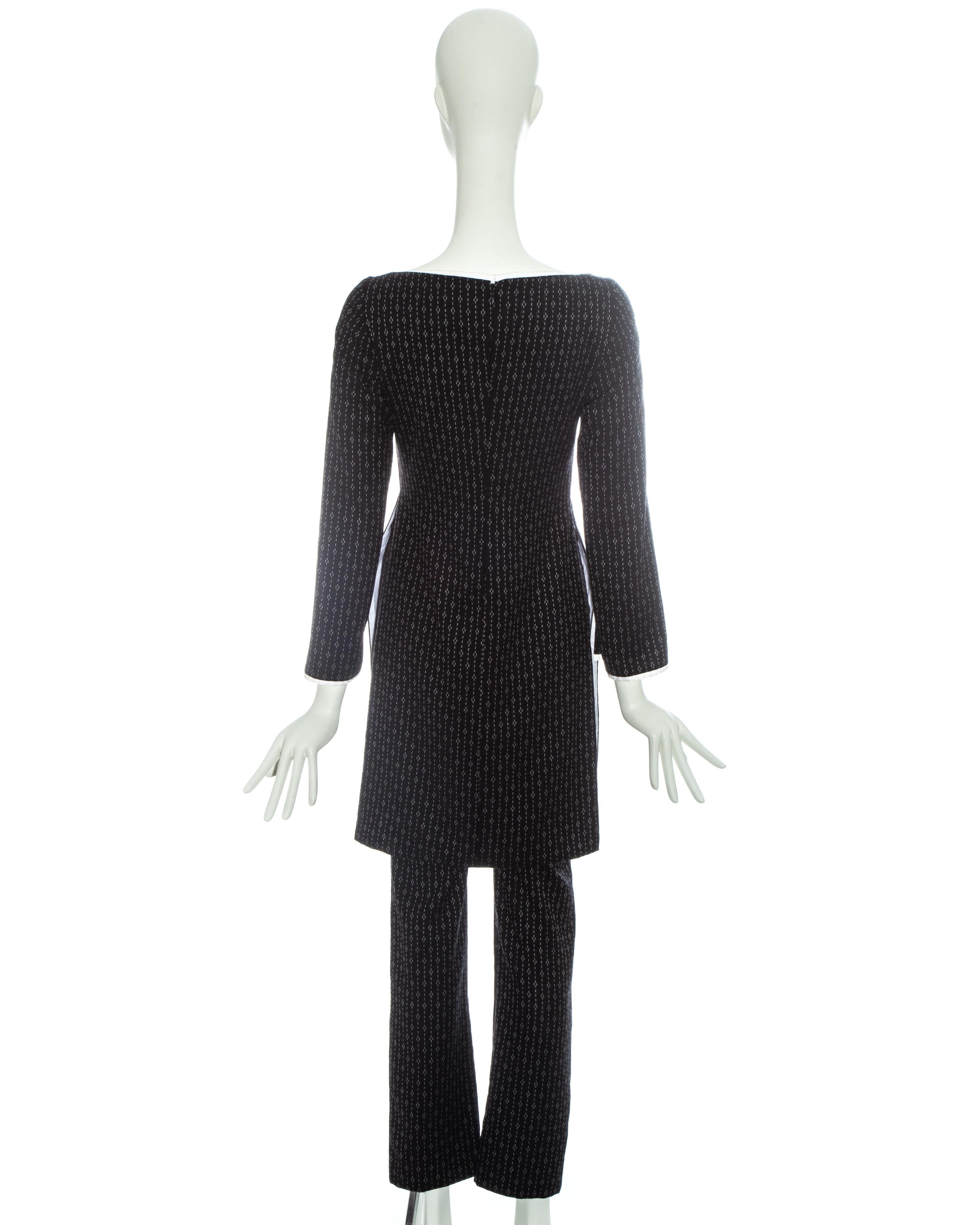 Ensemble tunique et pantalon en laine jacquard à rayures noires de Gianni Versace, A/H 1999 Pour femmes en vente