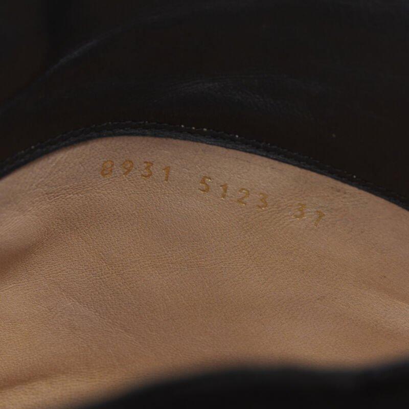GIANNI VERSACE - Botte à genou en daim noir à bord festonné et talon doré EU37 en vente 7