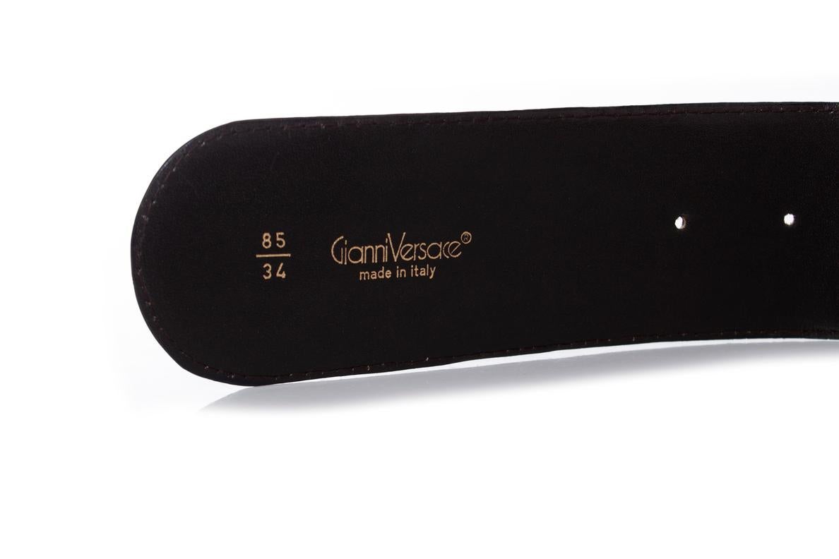 Gianni Versace, Brown croc stamped leather belt For Sale 1