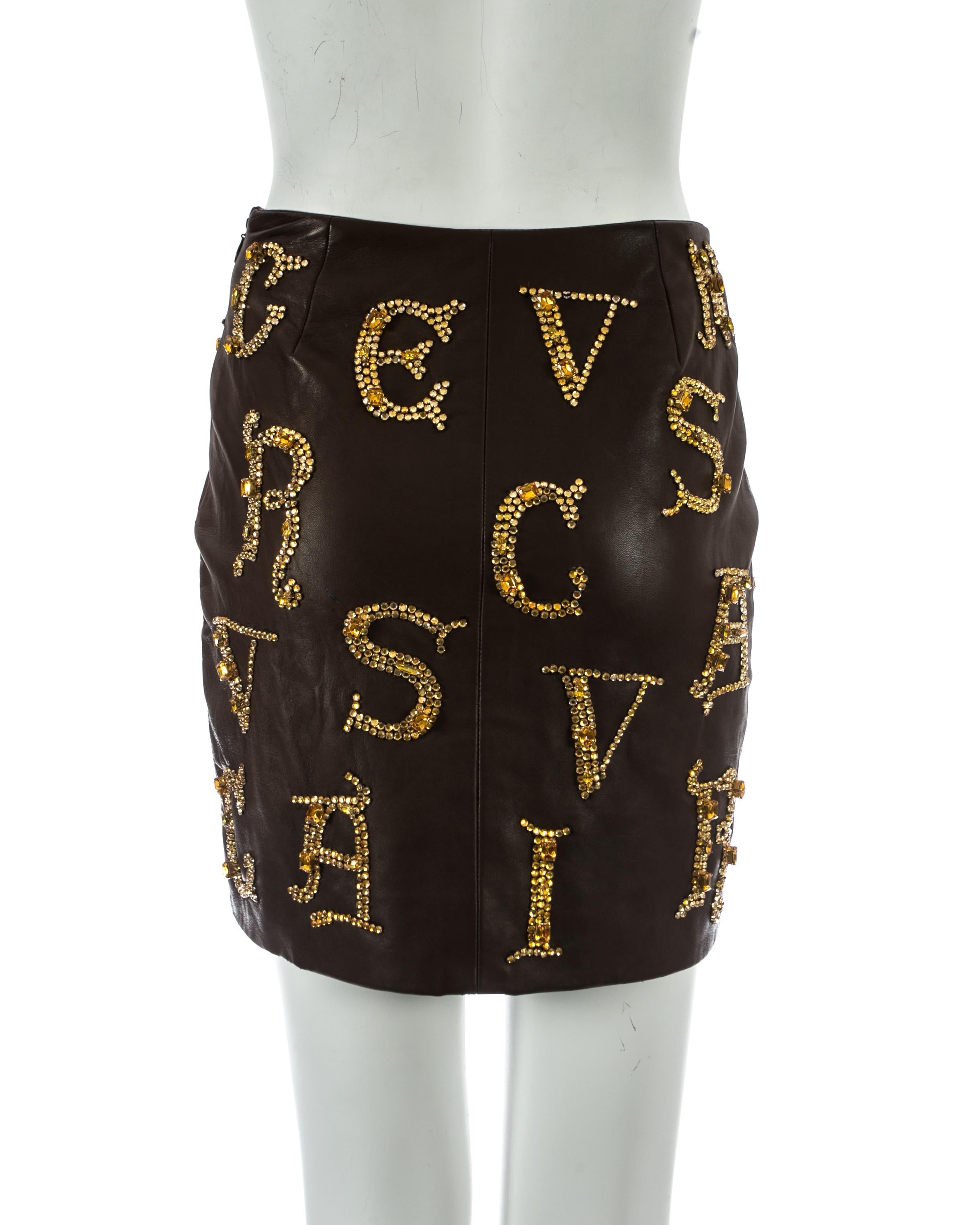 Gianni Versace brown leather skirt with gold crystal embellishment, fw 1997 For Sale 3