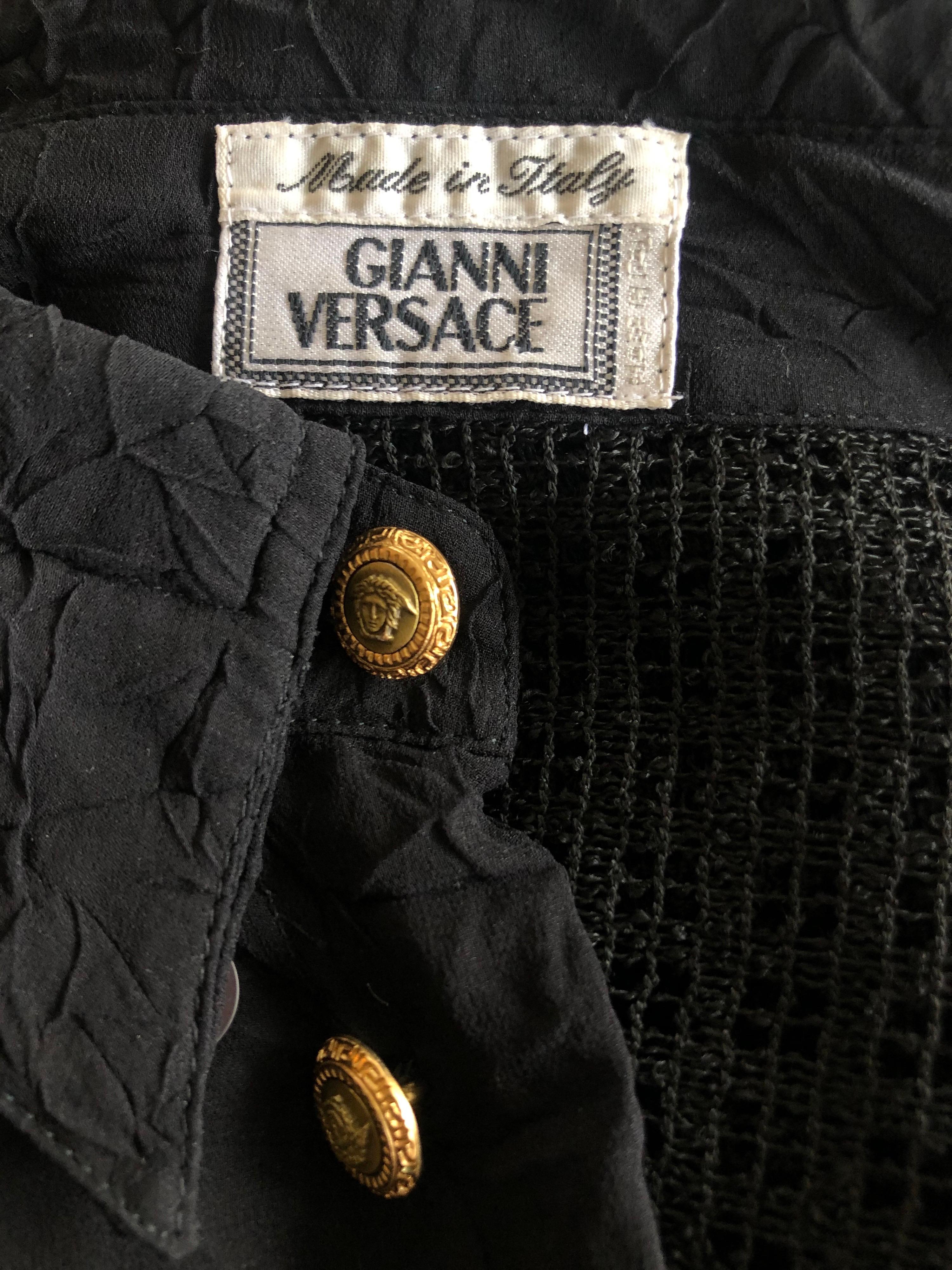 Gianni Versace c. 1990 Vintage Schwarzes Shirt-Bluse-Top aus durchsichtigem Seidennetz im Angebot 5