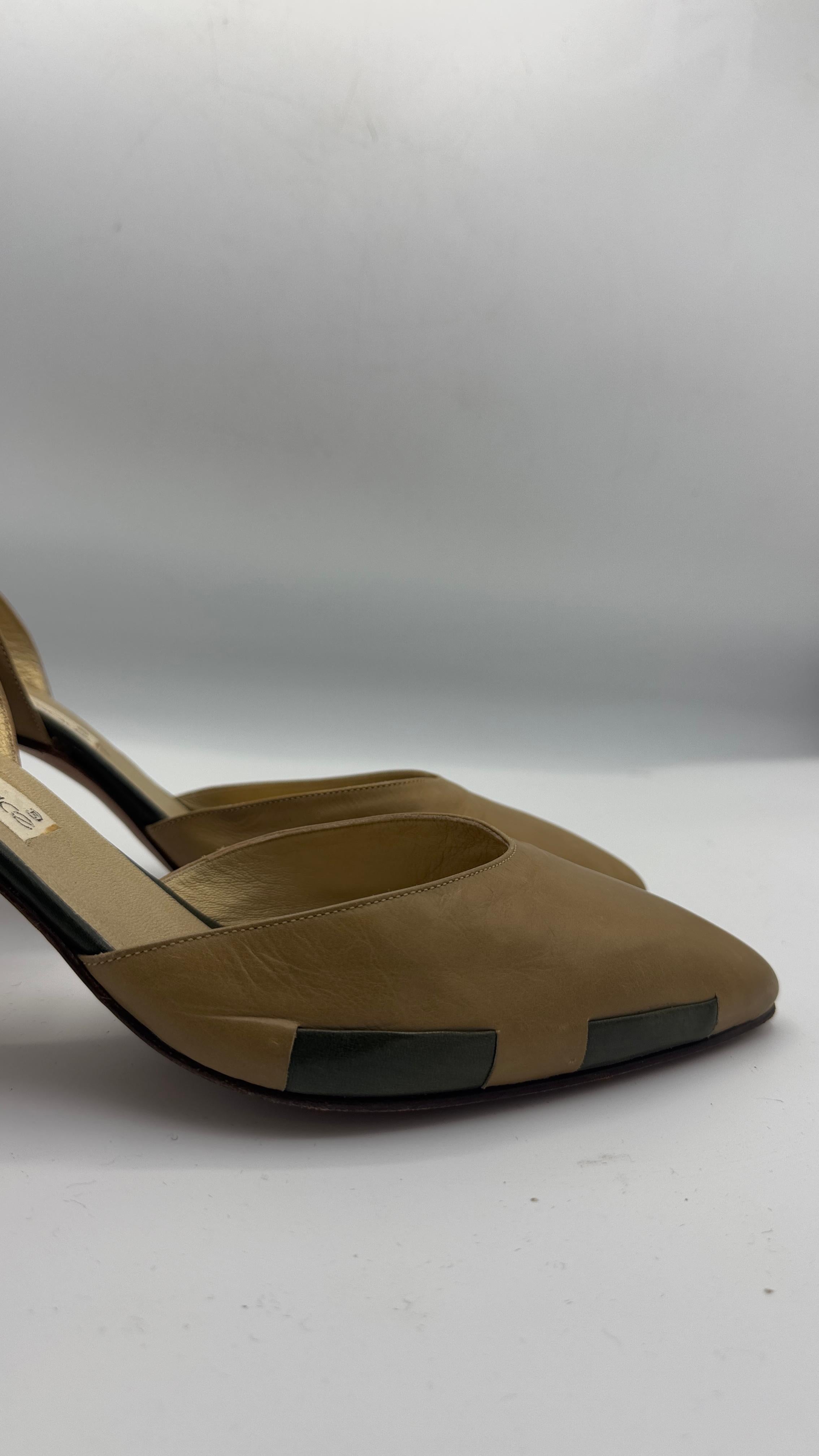 Gianni Versace Camel Leather Pumps by Sergio Rossi - Nous payons les droits d'importation ! en vente 7