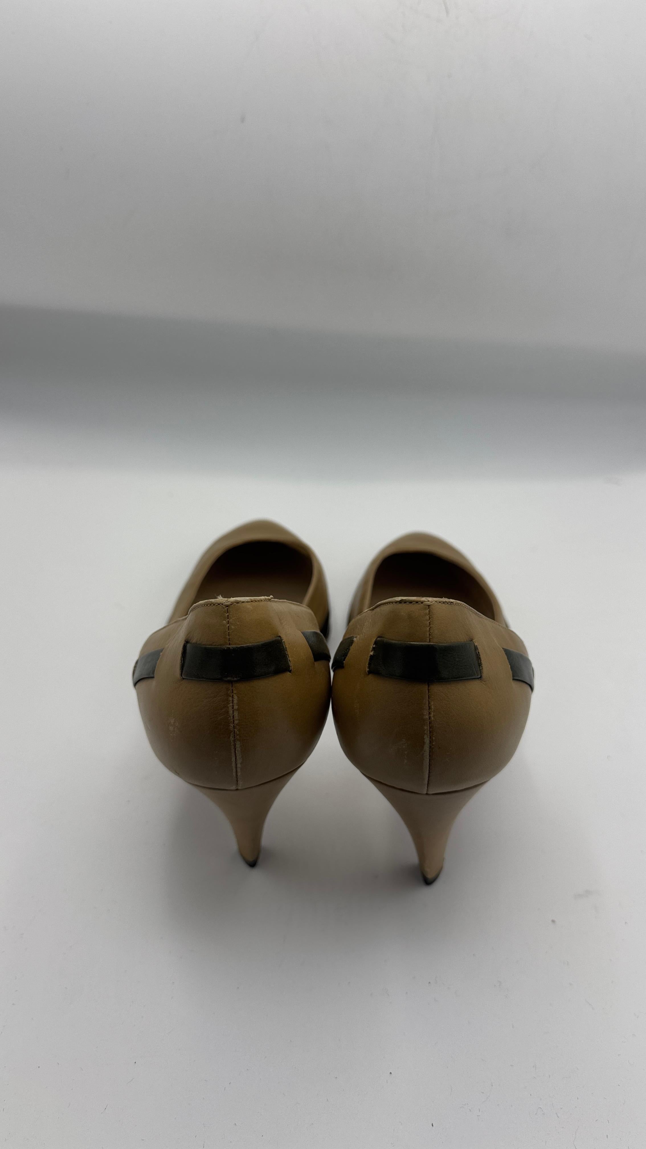 Gianni Versace Camel Leather Pumps by Sergio Rossi - Nous payons les droits d'importation ! en vente 4