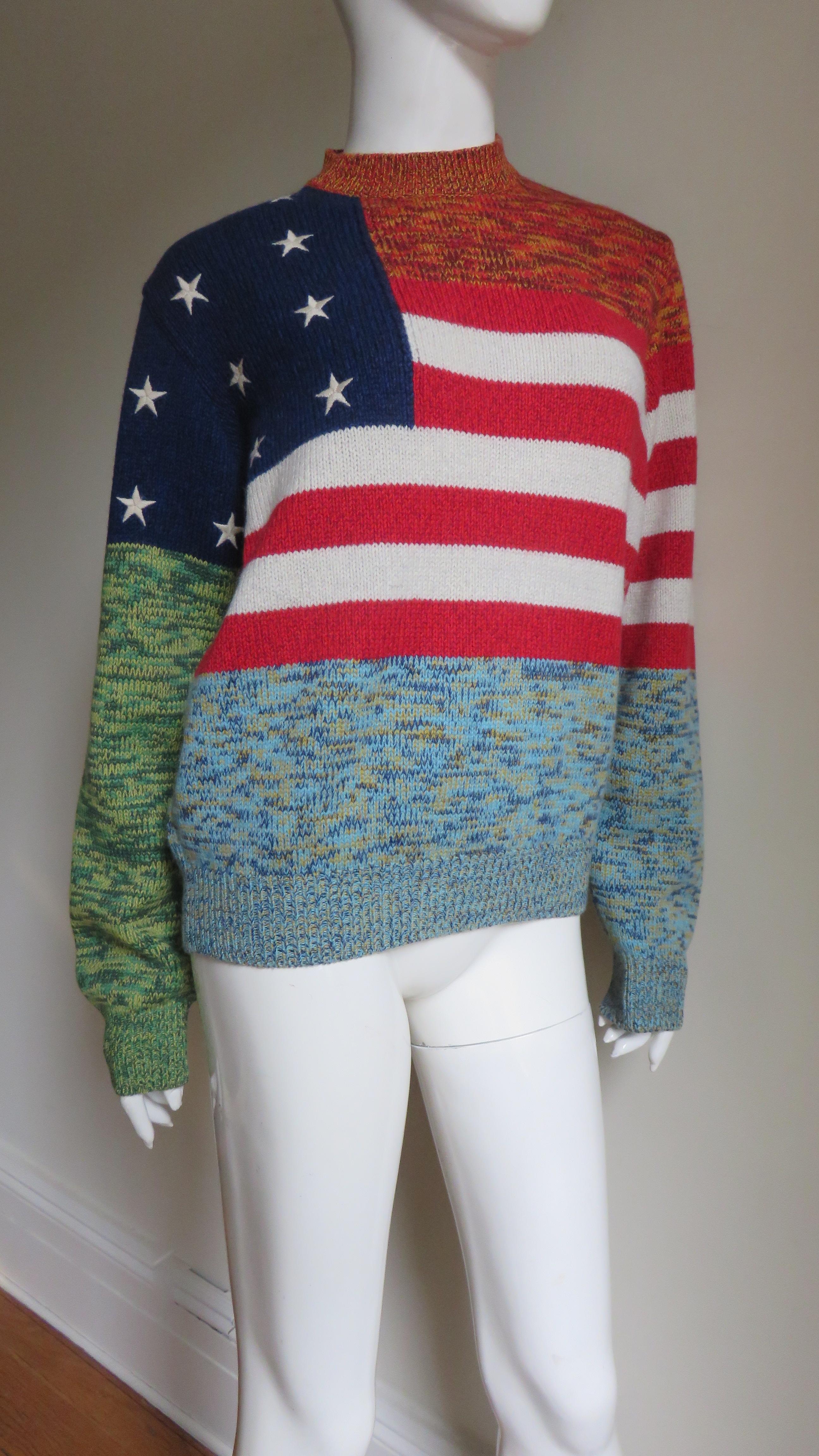 Gianni Versace New Vintage Cashmere Colorblock American Flag Sweater In Excellent Condition For Sale In Water Mill, NY