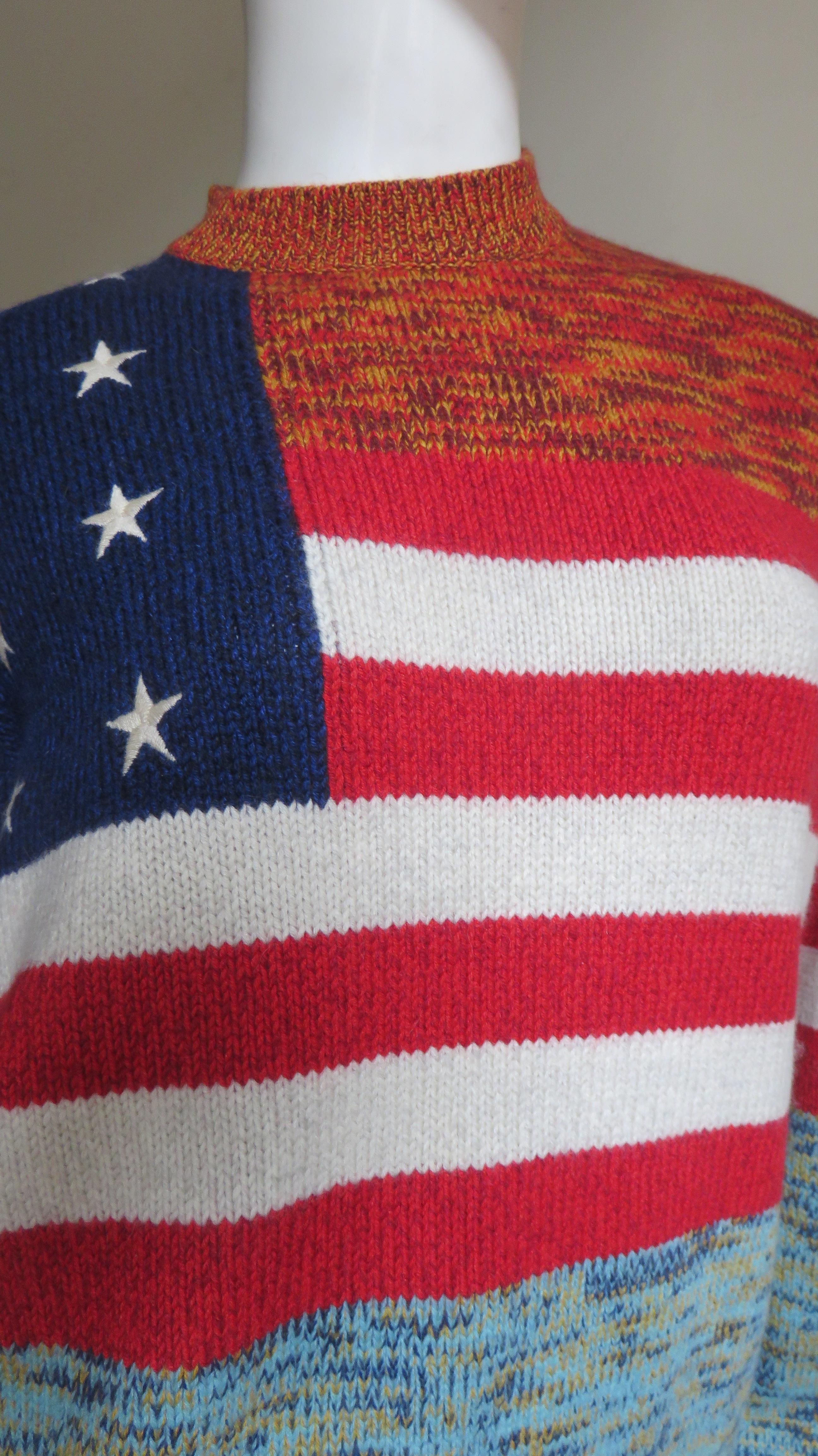 Gris Gianni Versace - Pull en cachemire avec drapeau américain, état neuf en vente