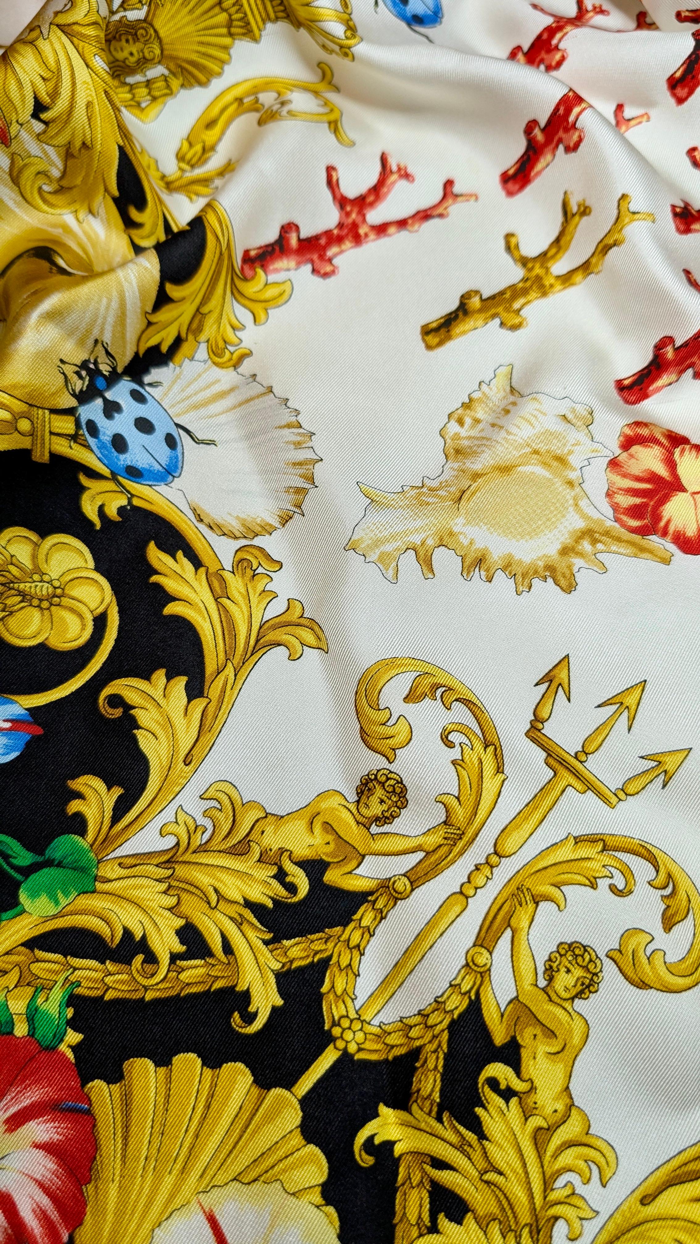 Gianni Versace Chemise en soie de couleur corail en vente 8