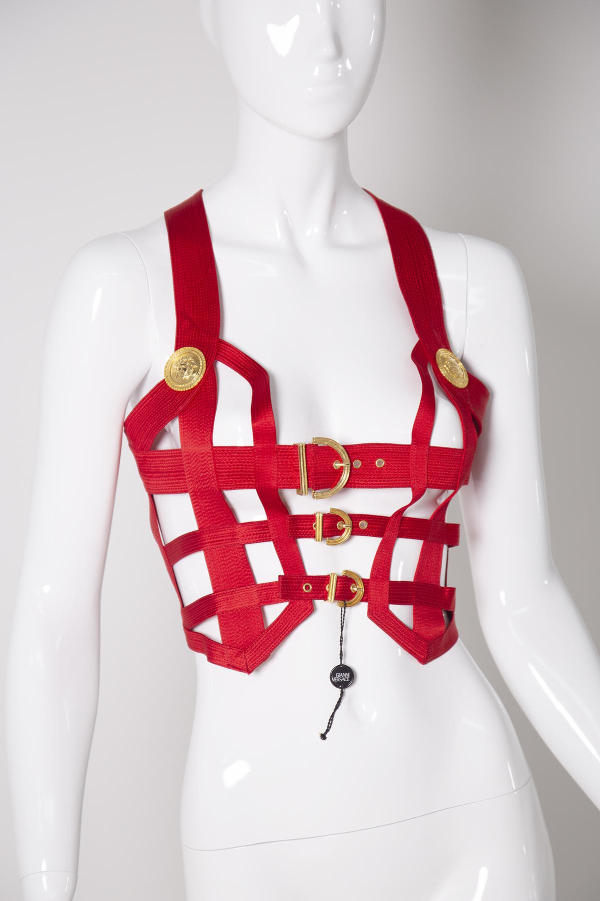 Gianni Versace Korsett H/W Laufsteg Couture Vintage Rot Bondage, 1992   im Zustand „Gut“ in Milano, IT