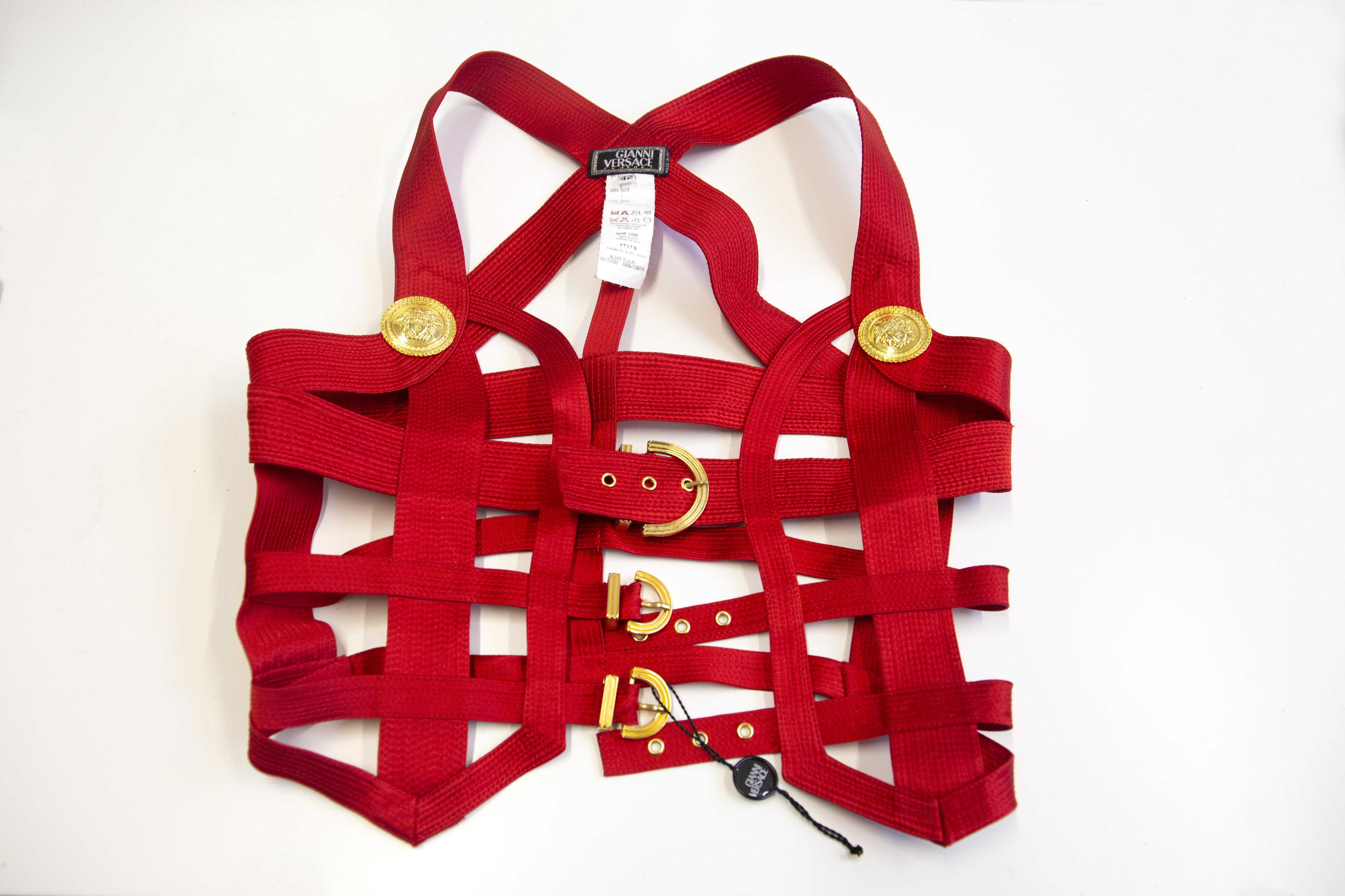 Gianni Versace corset F/W Runway Couture Vintage red Bondage, 1992   In Good Condition In Milano, IT