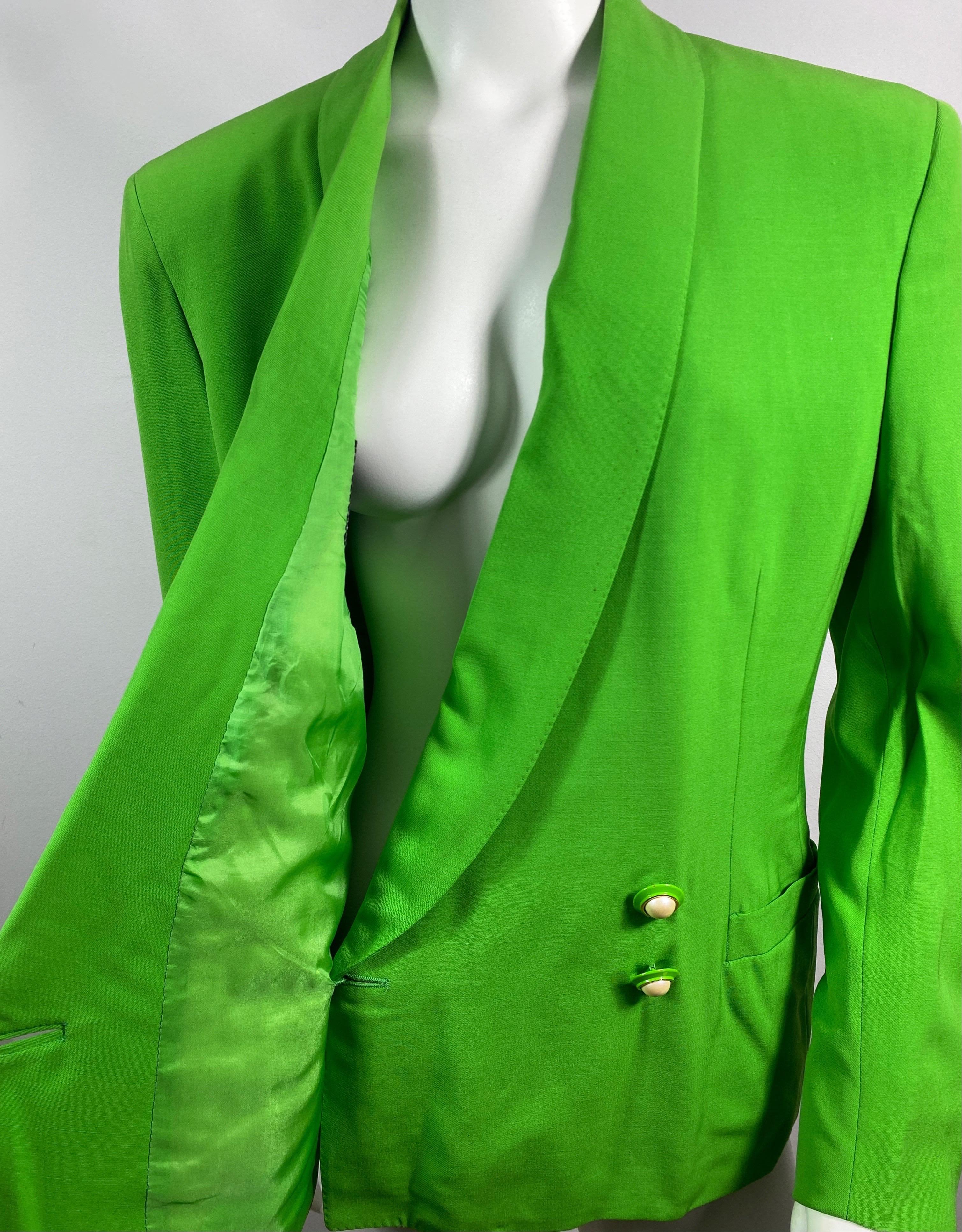 Gianni Versace Couture 1990’s Neón Green Double Breasted Jacket-Size 42 For Sale 7