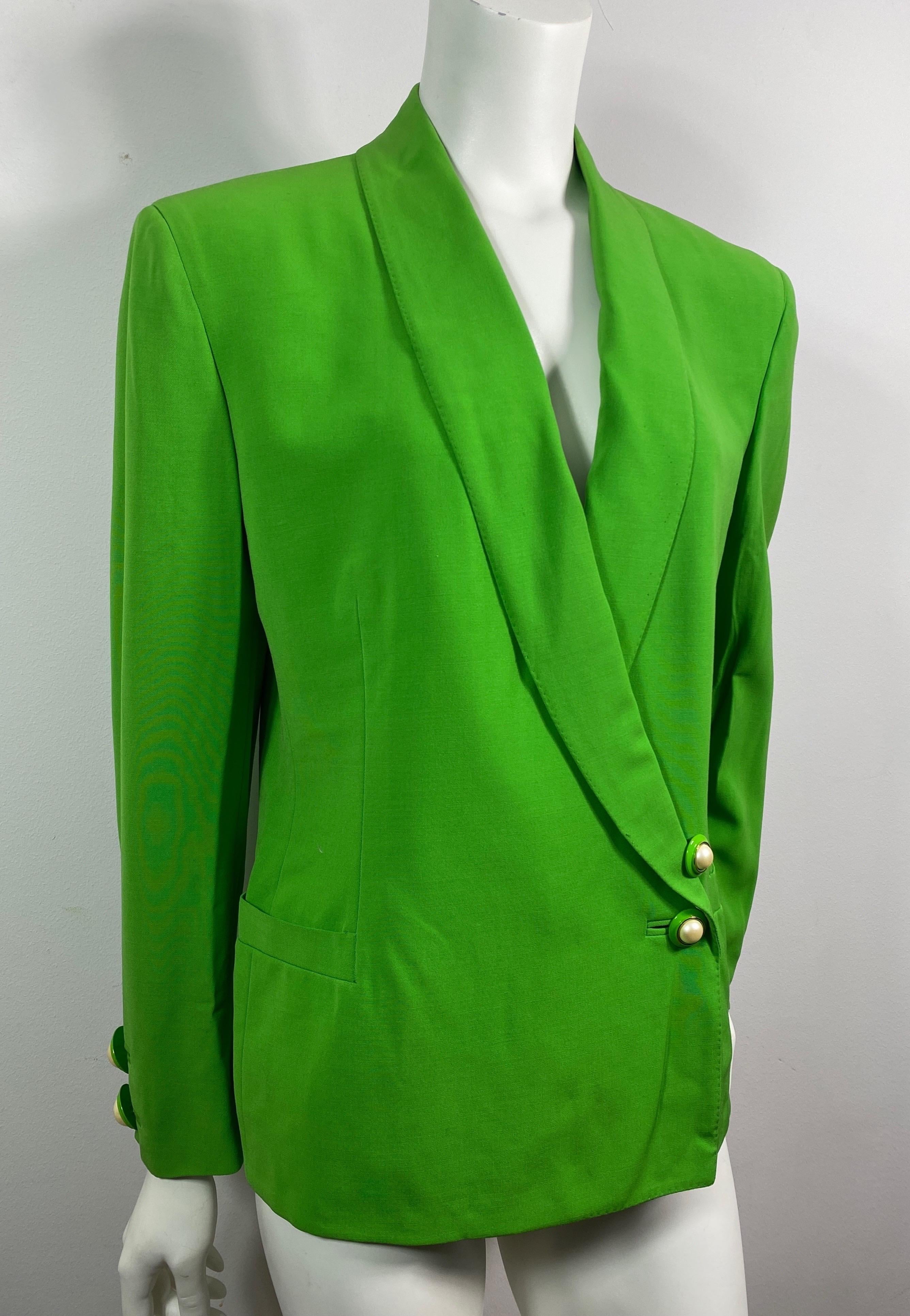 Gianni Versace Couture 1990’s Neón Green Double Breasted Jacket-Size 42 In Good Condition For Sale In West Palm Beach, FL