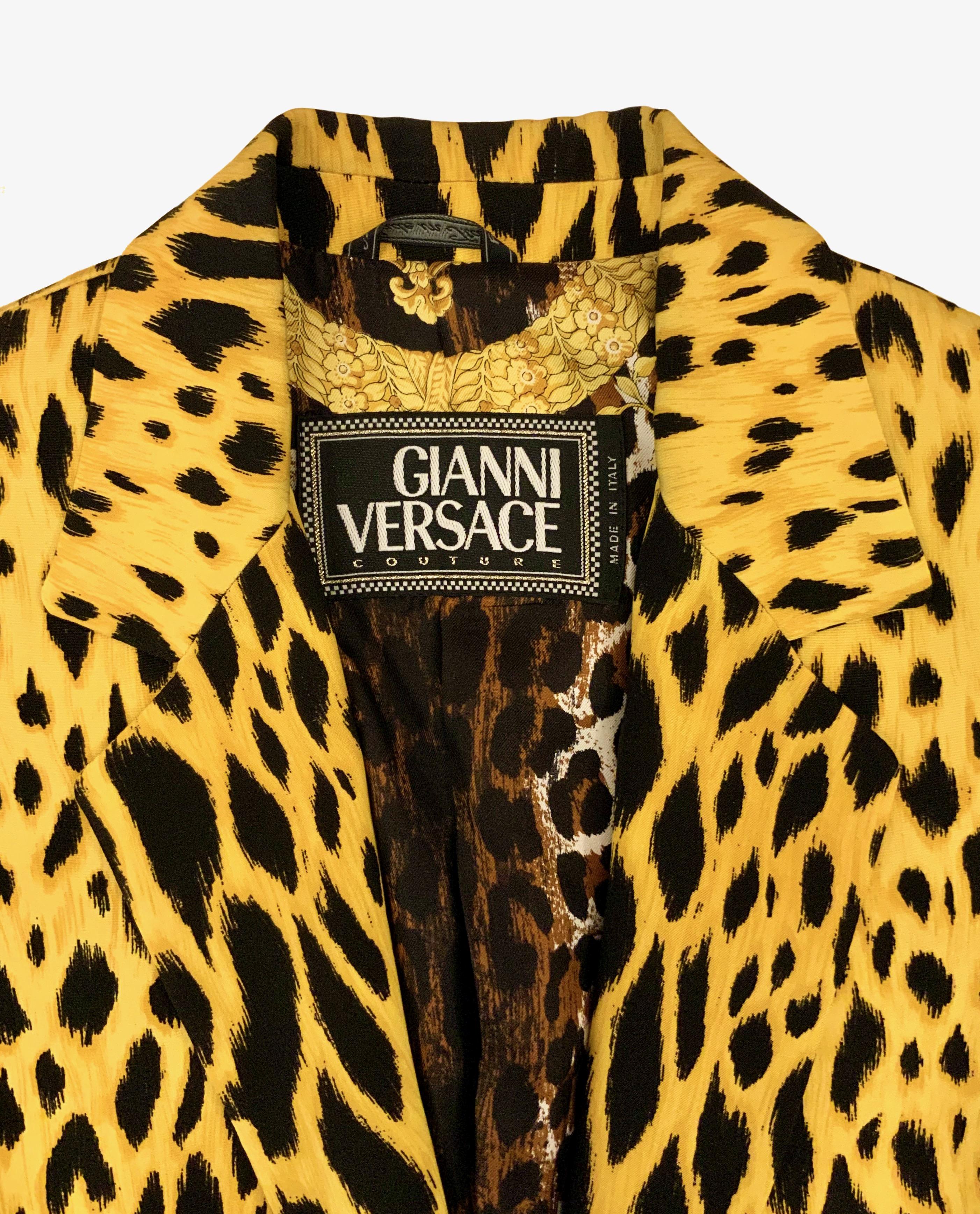 Women's Gianni Versace Couture 1992 Black and Yellow Leopard Print Silk Jacket For Sale