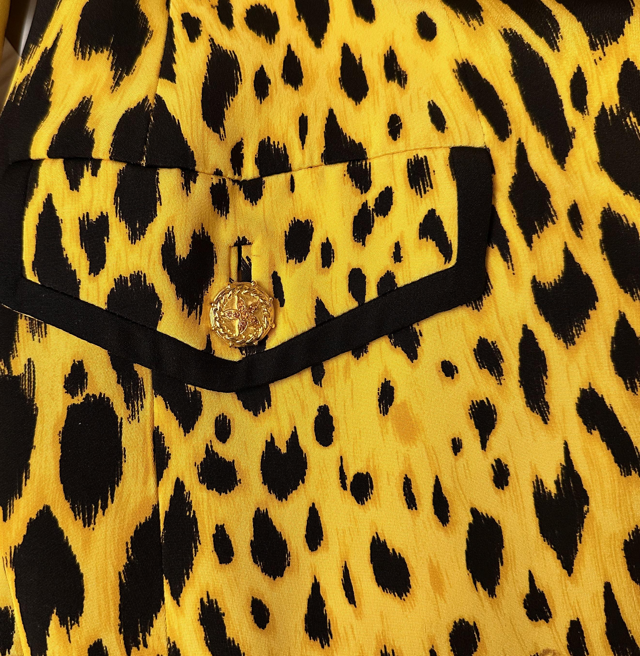 Gianni Versace Couture 1992 Black and Yellow Leopard Print Silk Jacket For Sale 2