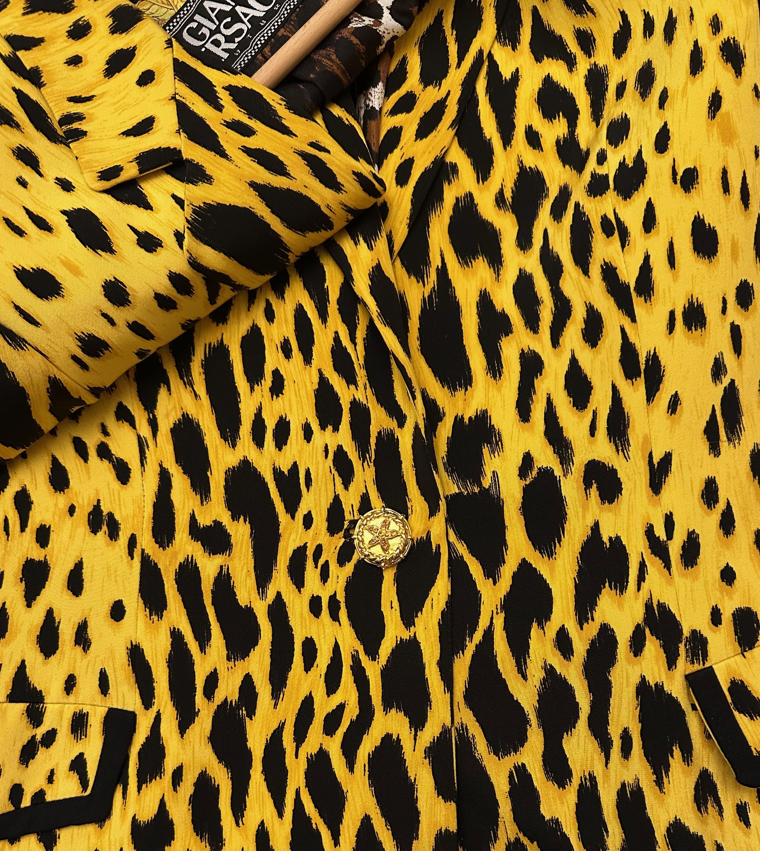 Gianni Versace Couture 1992 Black and Yellow Leopard Print Silk Jacket For Sale 3