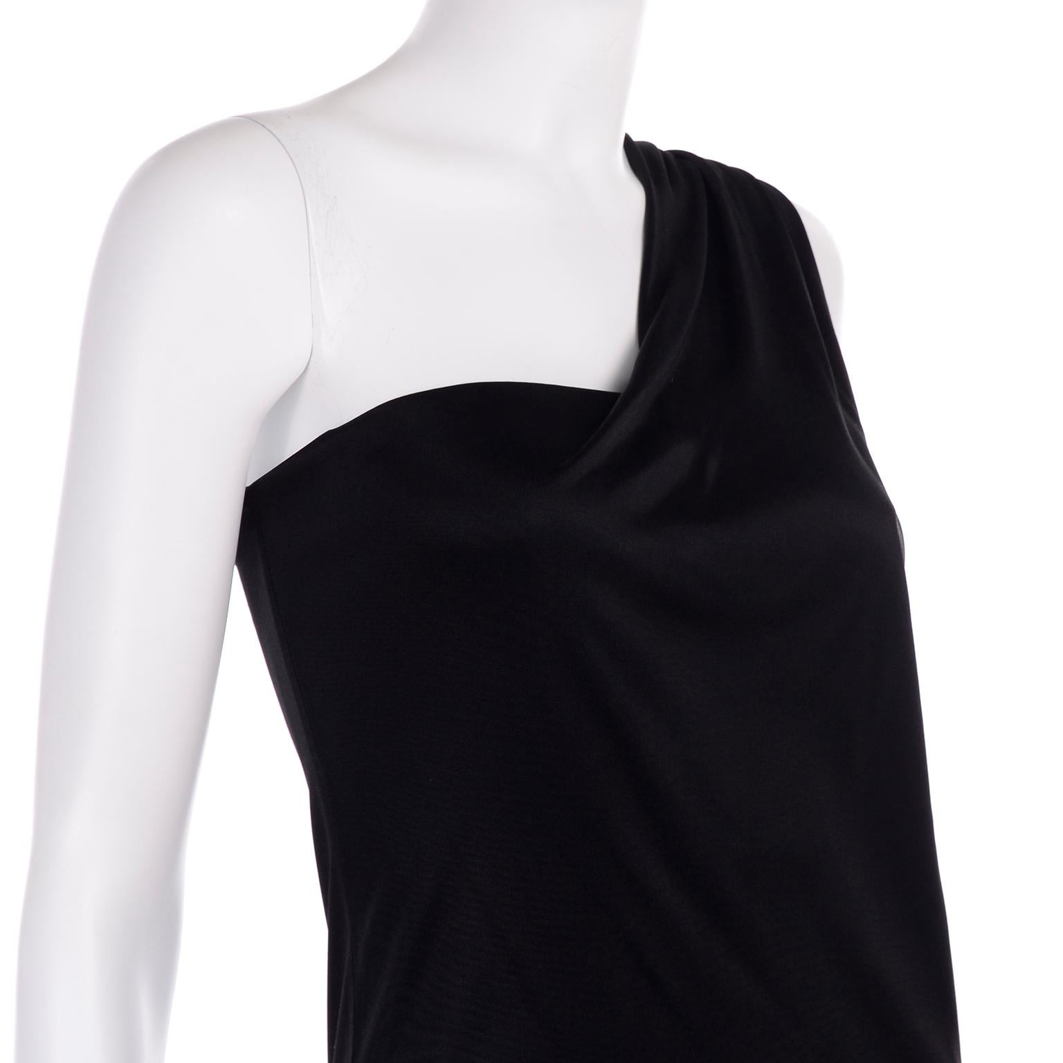 Women's Gianni Versace Couture 1998 Vintage Black One Shoulder Dress Medusa Buckle For Sale