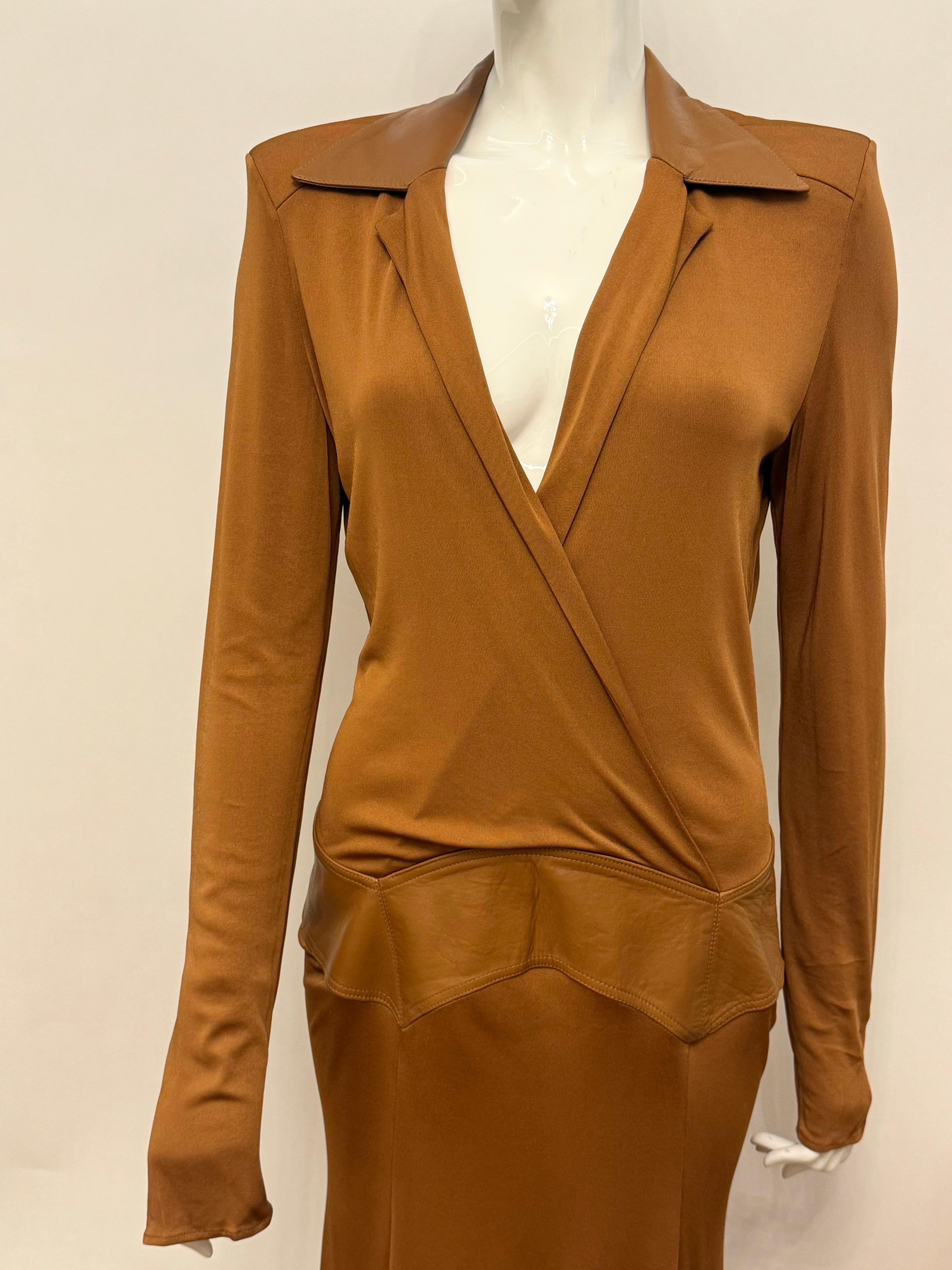 Gianni Versace Couture 2001 coñac Vestido marrón detalles de cuero en venta 7