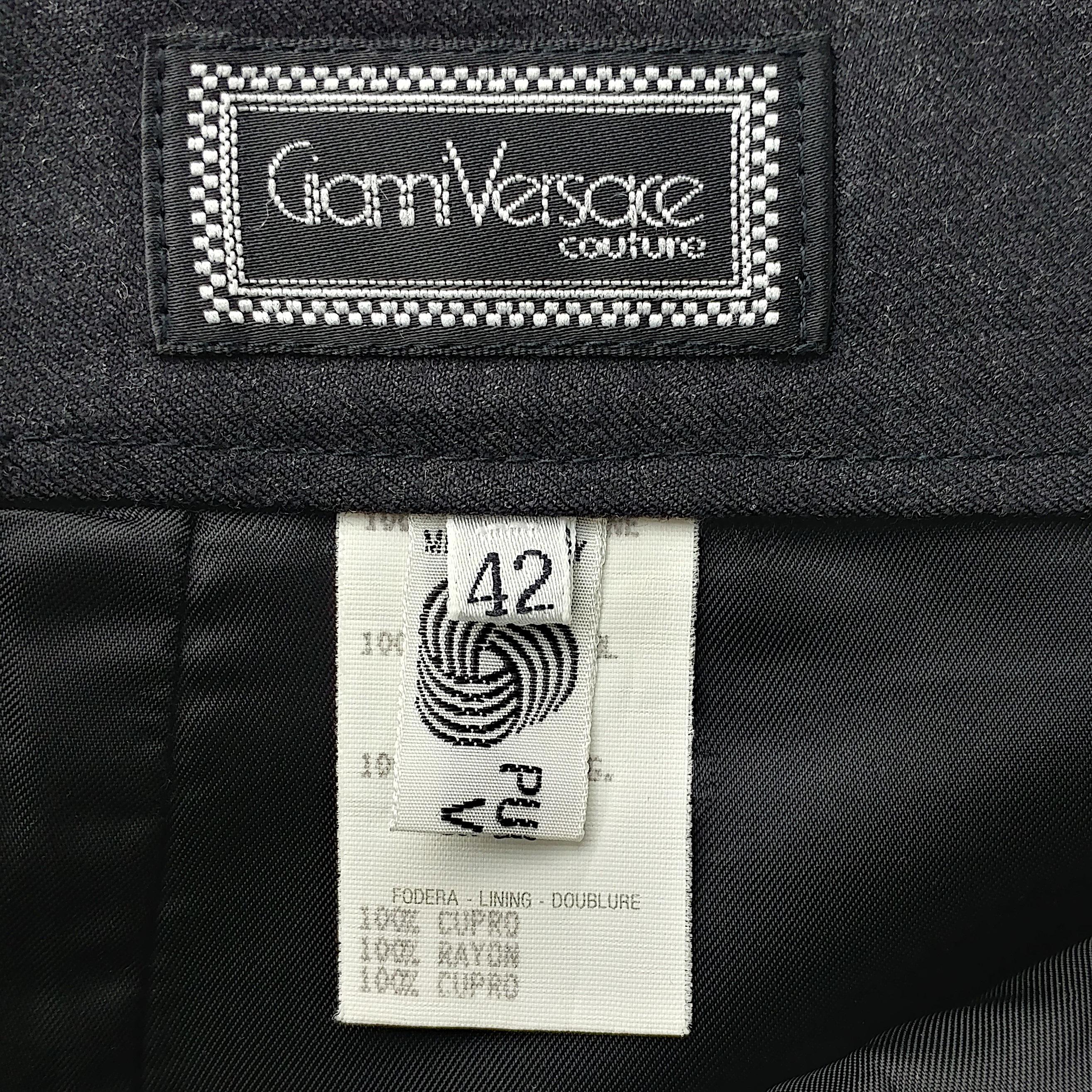 Gianni Versace Couture - Jupe midi en laine gris foncé, étiquette rare, années 80  Taille 4US 36EU Pour femmes en vente