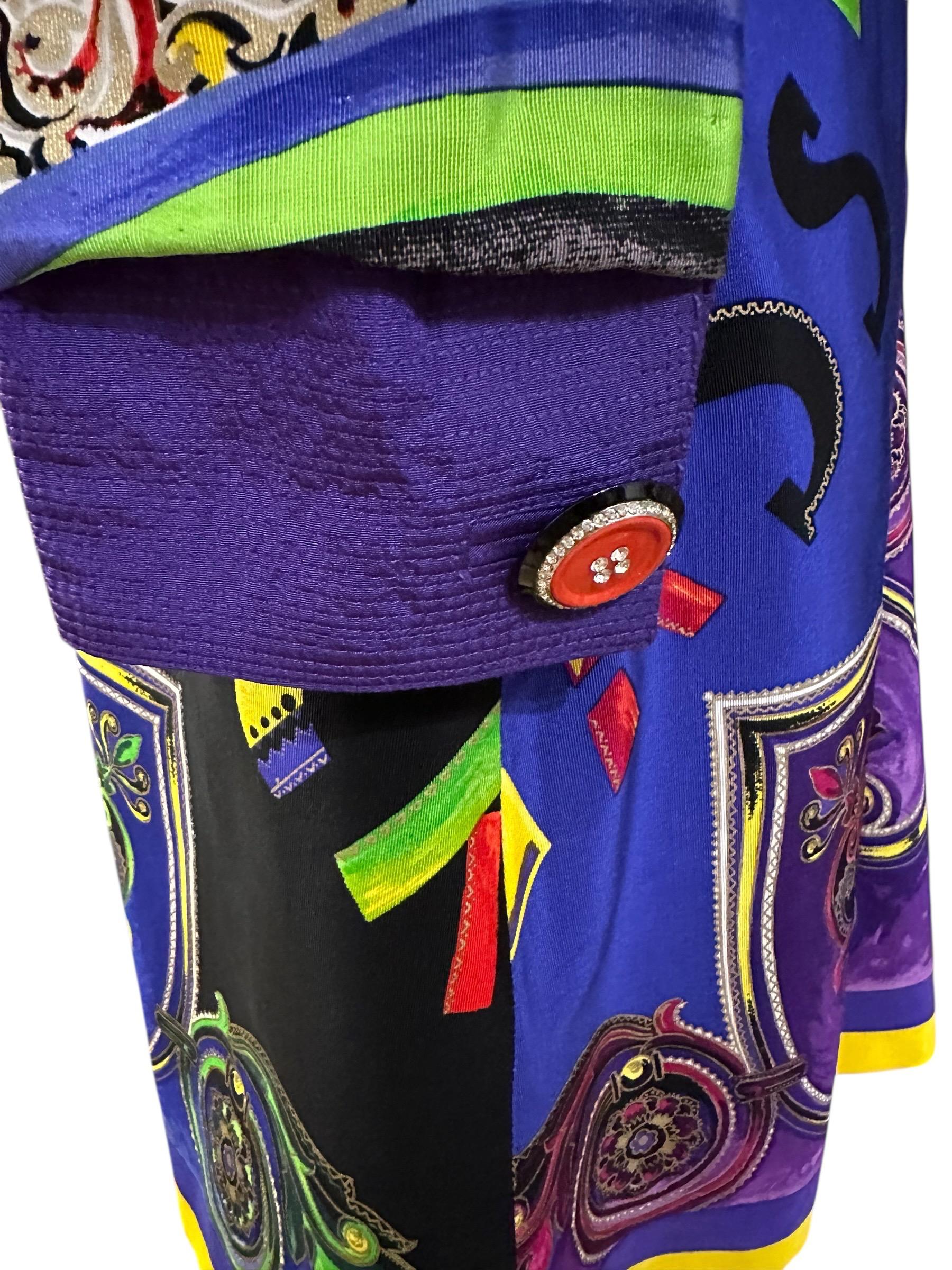 Gianni Versace Couture 90's Iconic Print Dress and Coat Ensemble In Good Condition For Sale In Geneva, CH