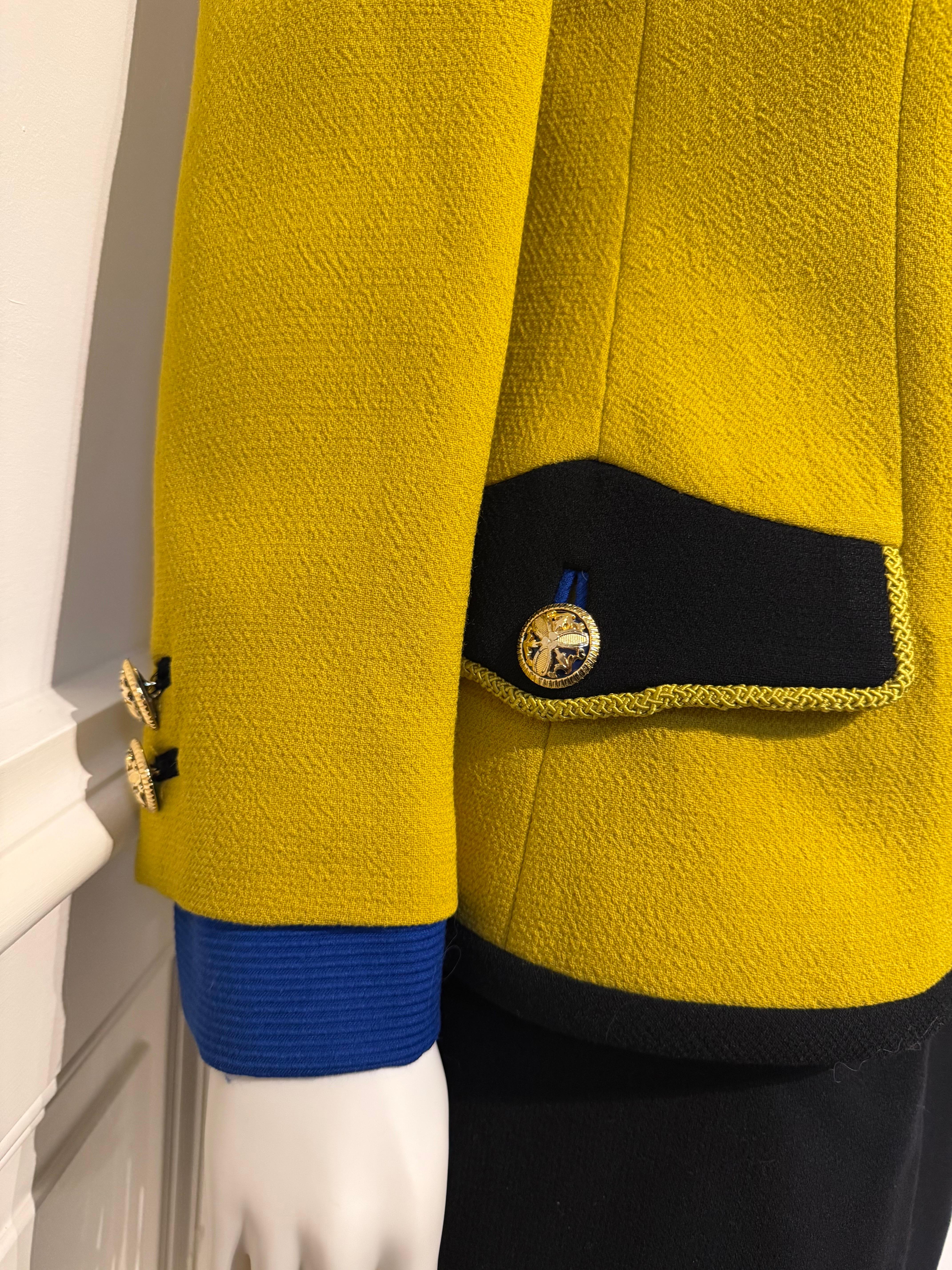 Gianni Versace Couture Automne/Hiver 1991/1992 iconique Runway jupe blazer tailleur en vente 1