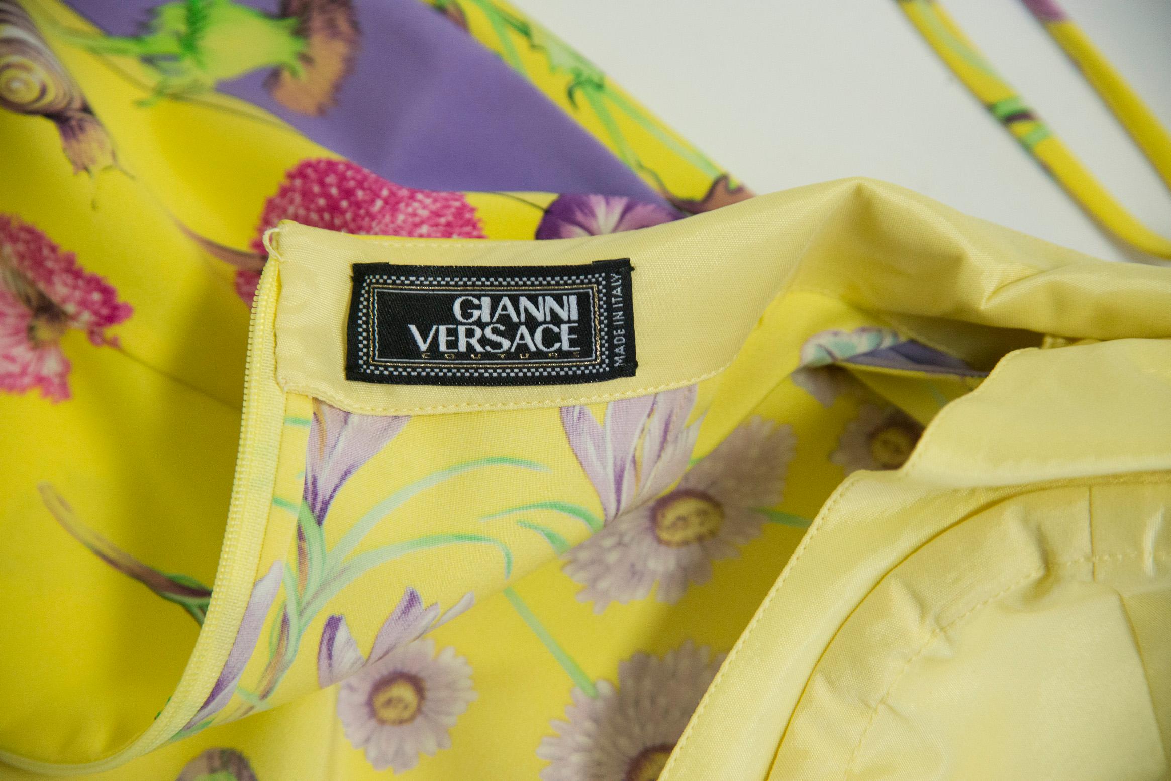 Robe à col bénitier imprimée Gianni Versace Couture, vers 1995-1996 en vente 12