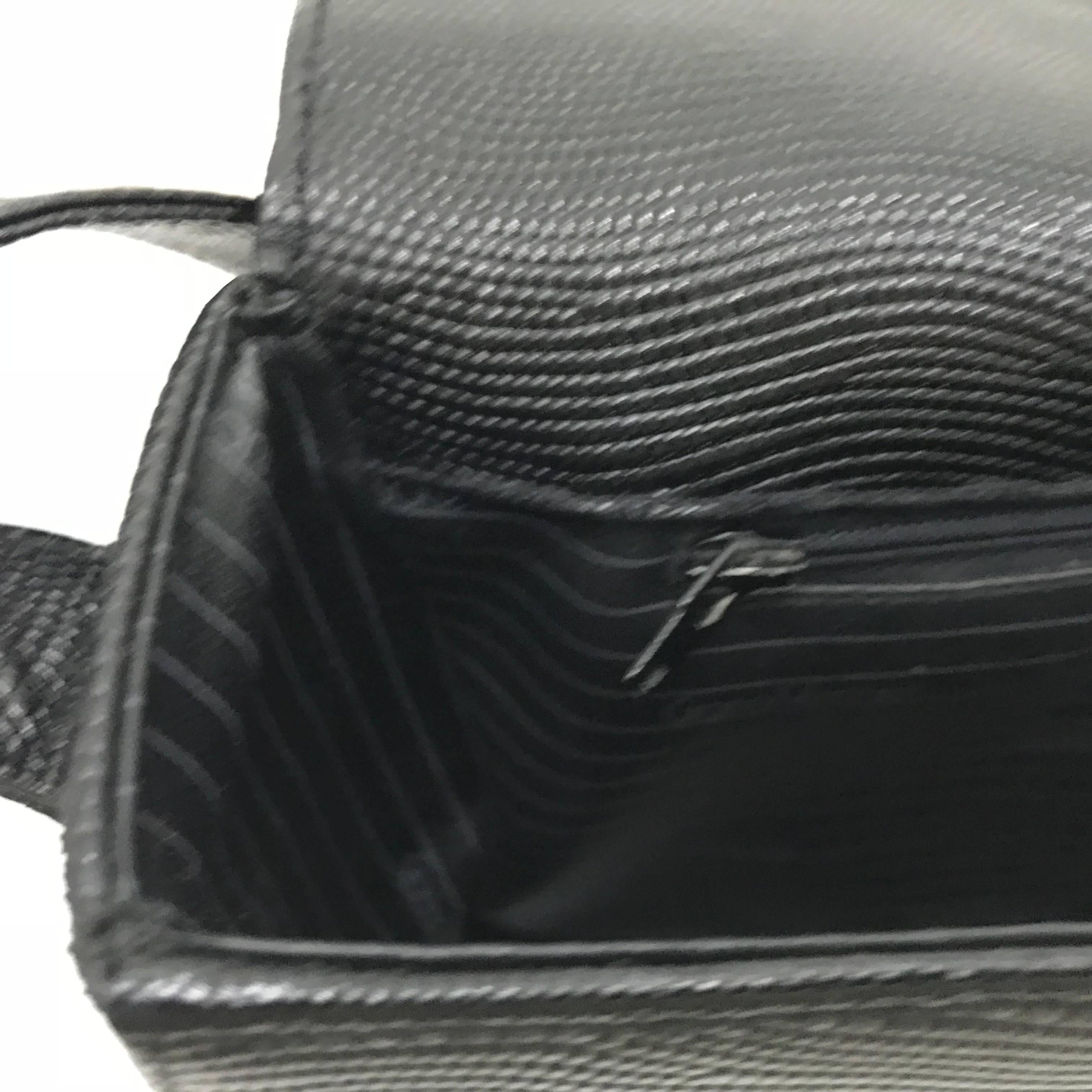 1990s Gianni Versace Couture Black Leather Vintage Shoulder Bag  For Sale 2