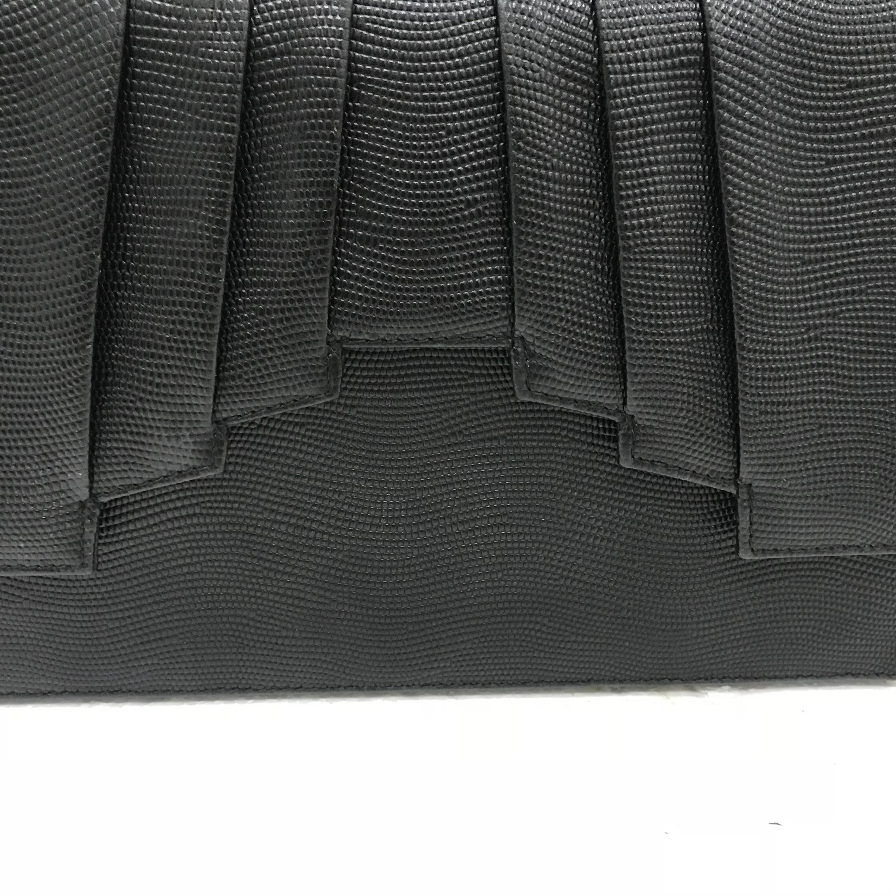 1990s Gianni Versace Couture Black Leather Vintage Shoulder Bag  For Sale 4