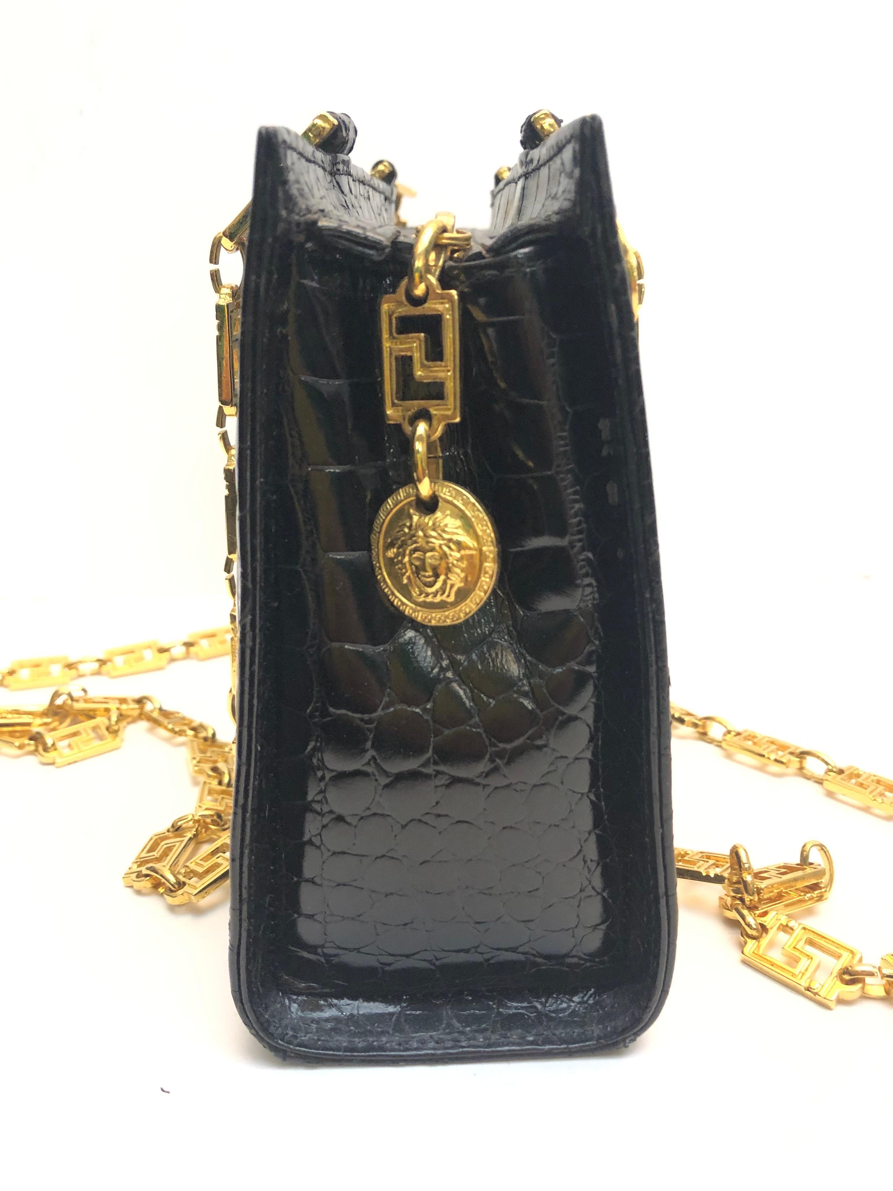 Gianni Versace Couture Black Medusa Chain Shoulder Bag For Sale 1