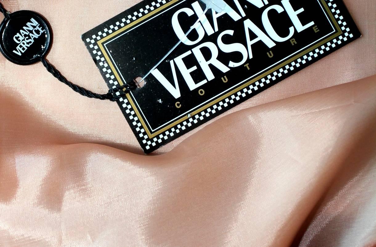 NEU Gianni Versace Couture Rosa Nudefarbener Pelzmantel 42 Damen im Angebot