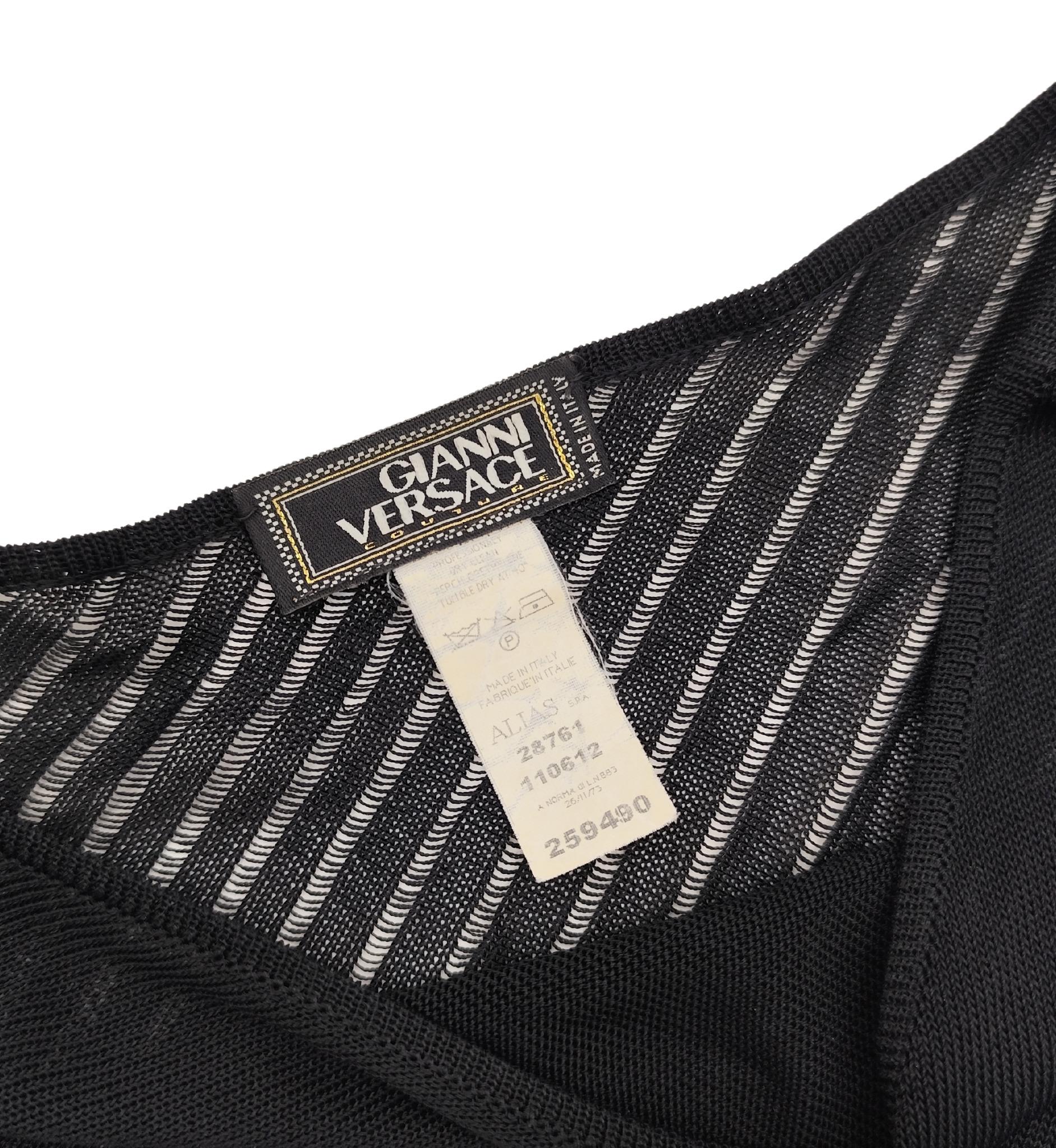 Gianni Versace Couture, top nero con tracolla a catena in vendita 4