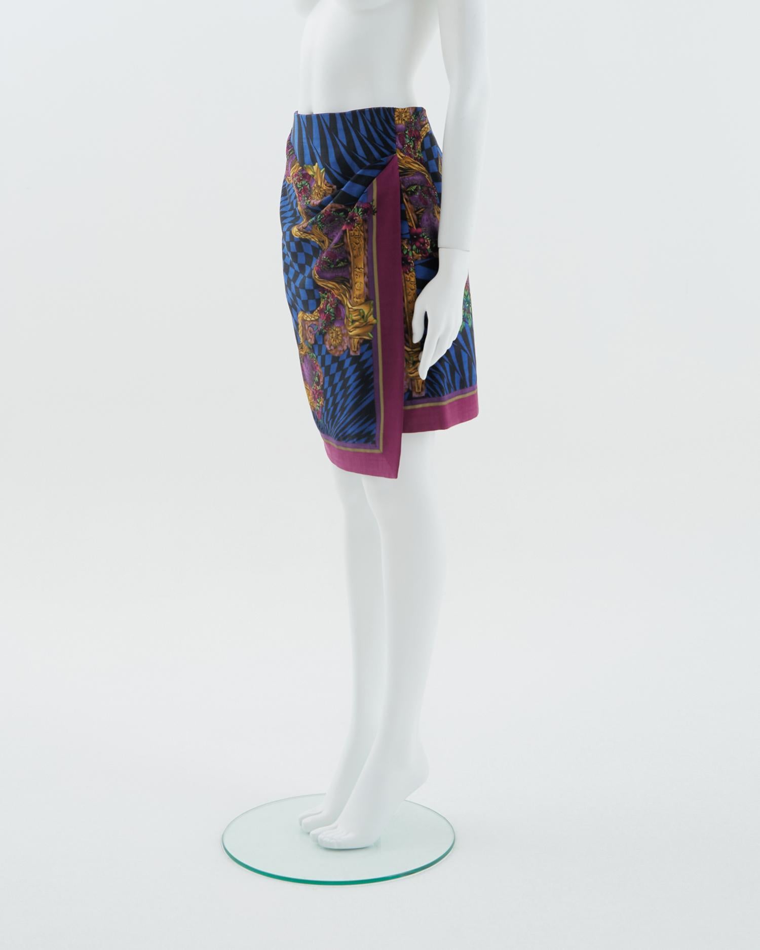 Gianni Versace Couture F/W 1991 Op art Atelier Print jacket and pencil skirt set 2