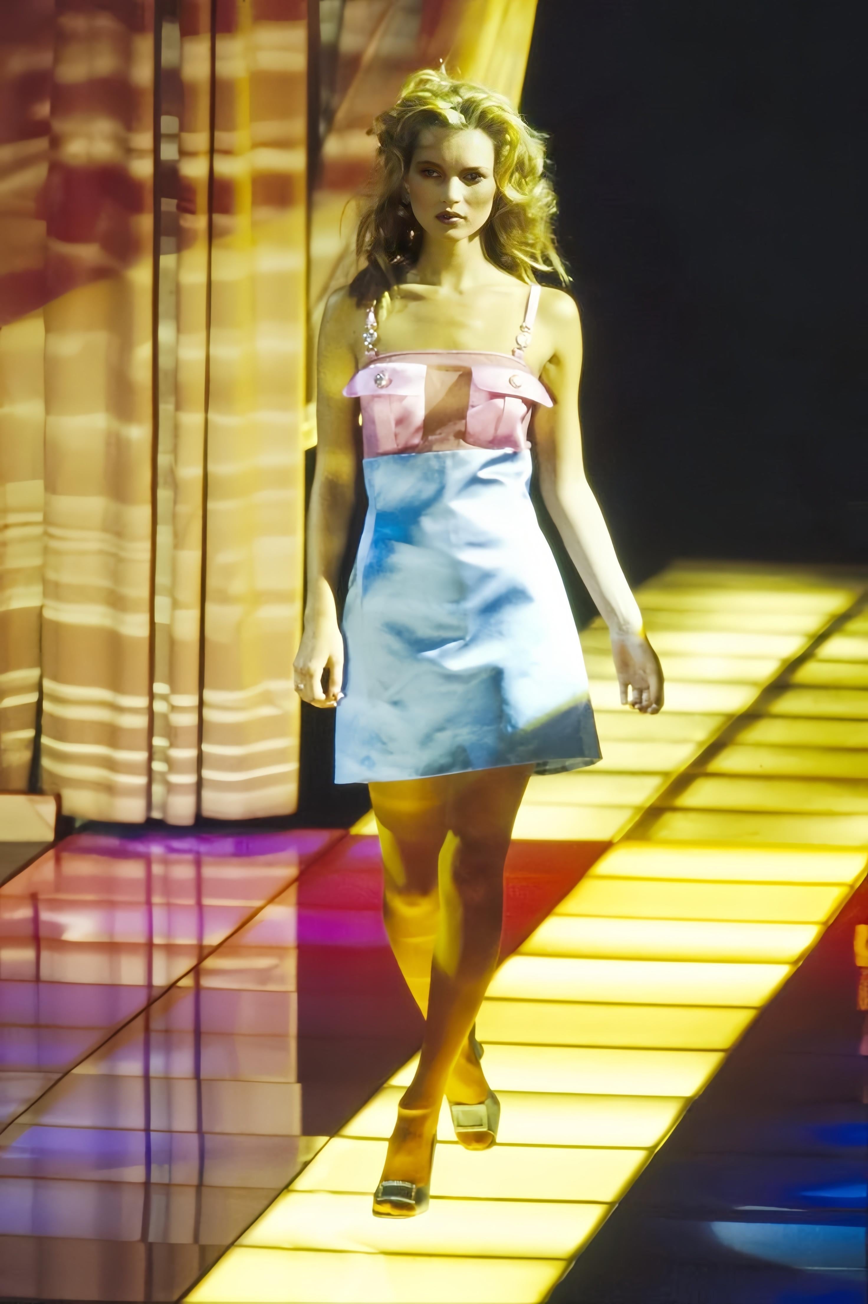 Viola Gianni Versace Couture F/w 1996 Mini Abito con Tasca Patchwork KATE MOSS in vendita
