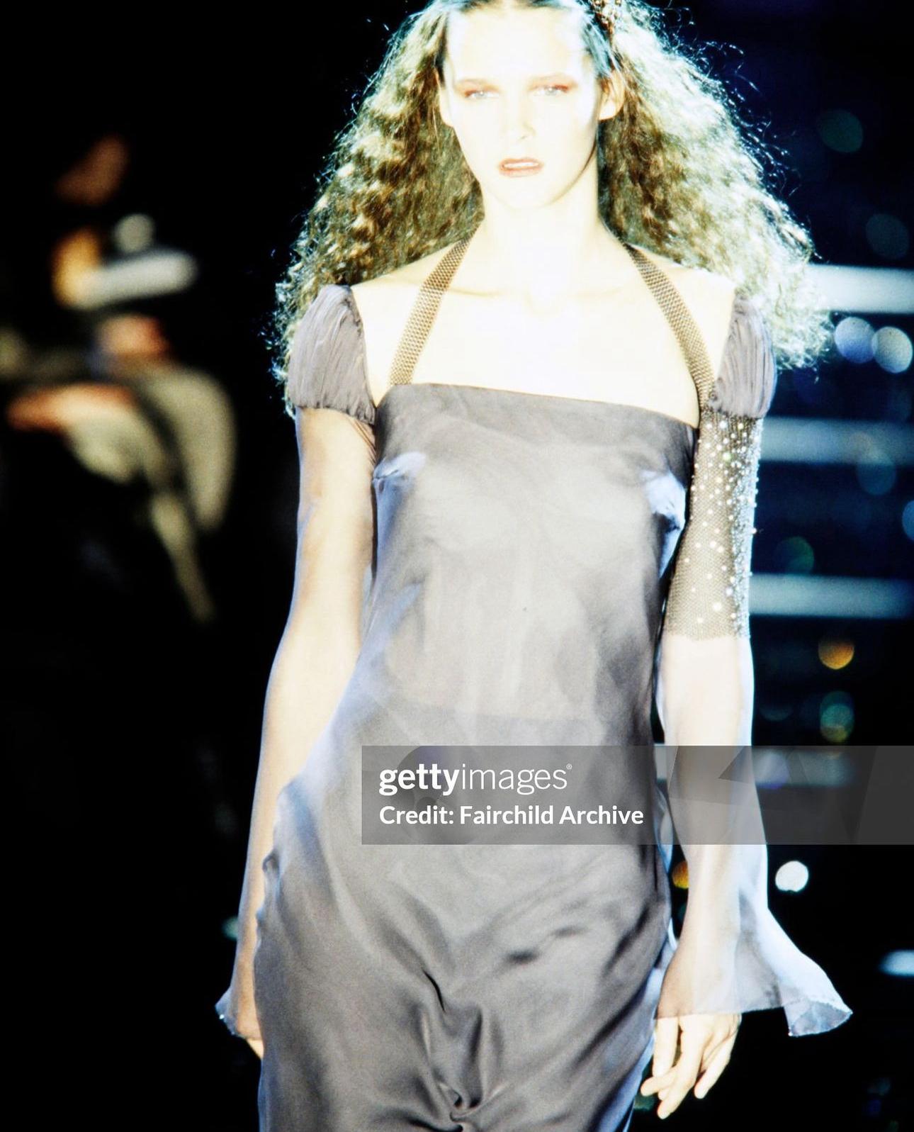 Gianni Versace Couture F/W 1998 Steel grey silk and chainmail evening dress For Sale 8