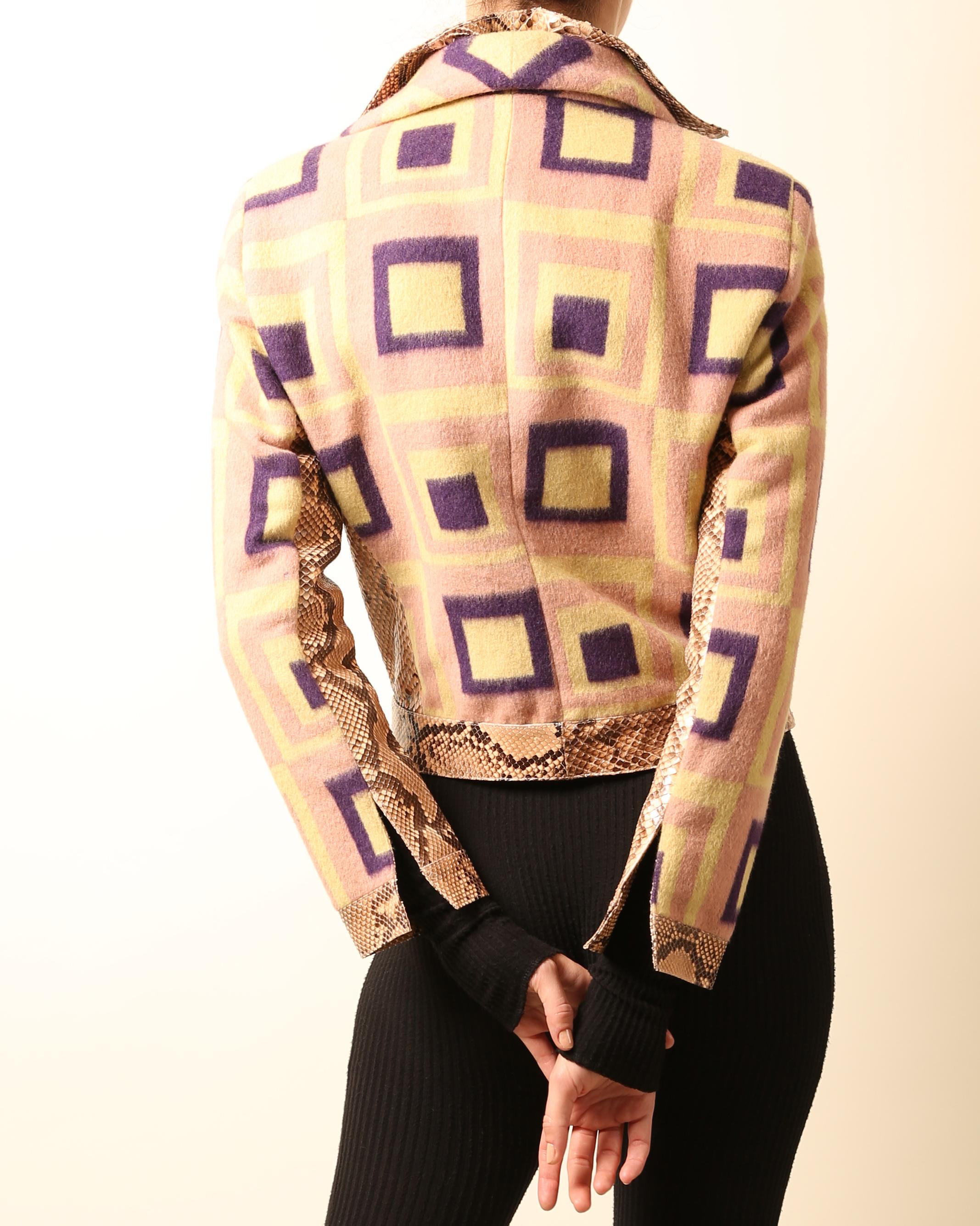 Gianni Versace Couture F/W2000 pink python geometric print leather dress jacket In Good Condition For Sale In Paris, FR