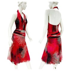 Gianni Versace Couture FW 2001 - Robe de cocktail imprimée de plumes en tulle de soie rouge 40