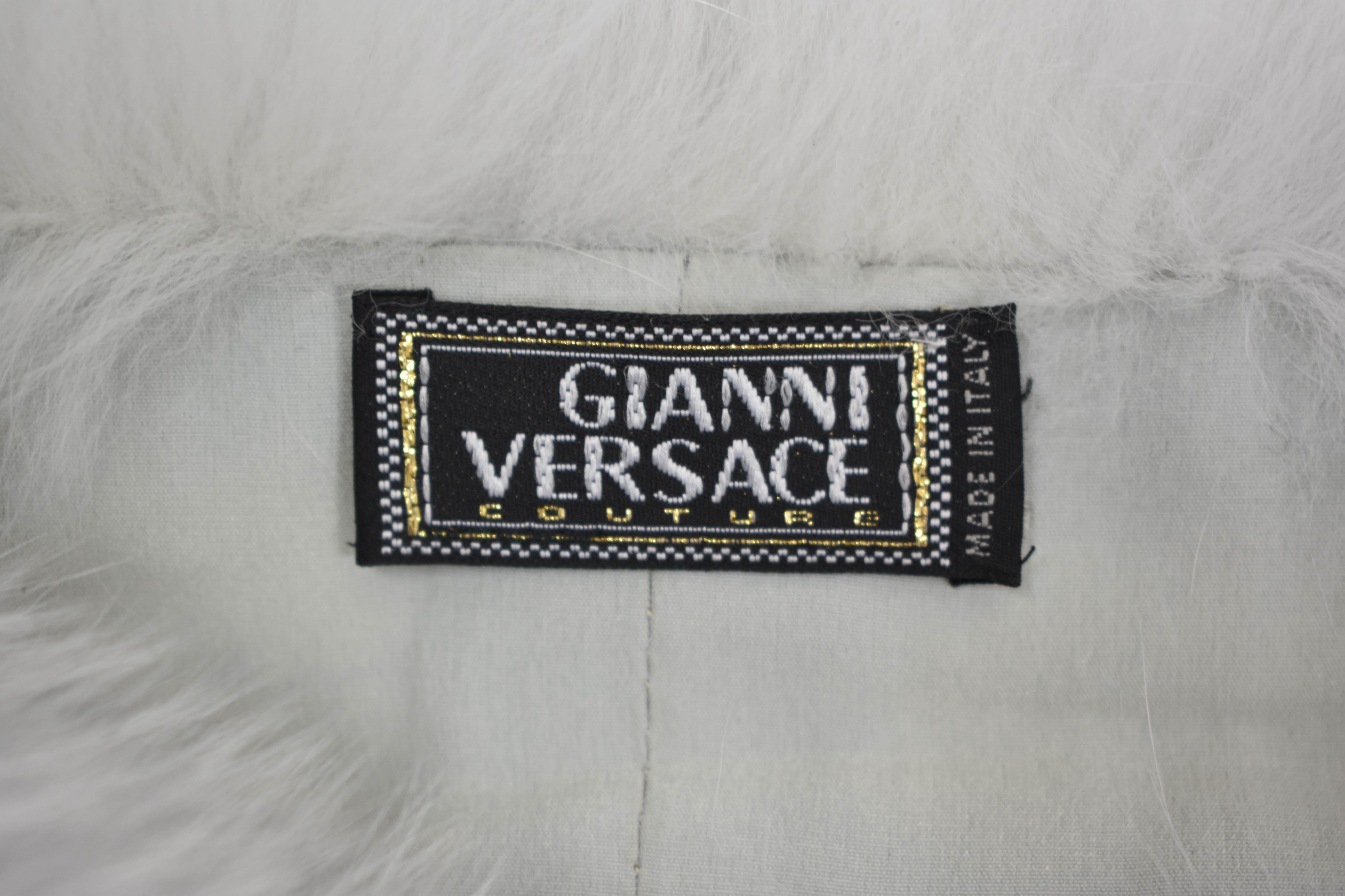 Women's FINAL SALE Gianni Versace Couture Grey Fox Fur Scarf, 94 inch / 240 cm long For Sale