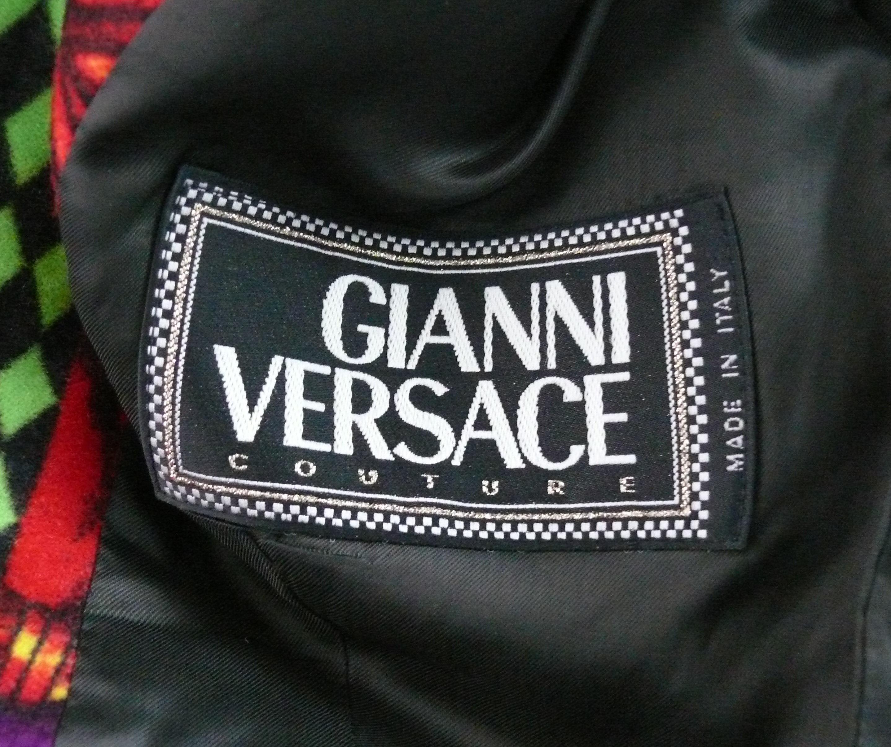 Gianni Versace Couture Iconic Fall/Winter 1991/92 Teather Drape Print Jacket For Sale 7